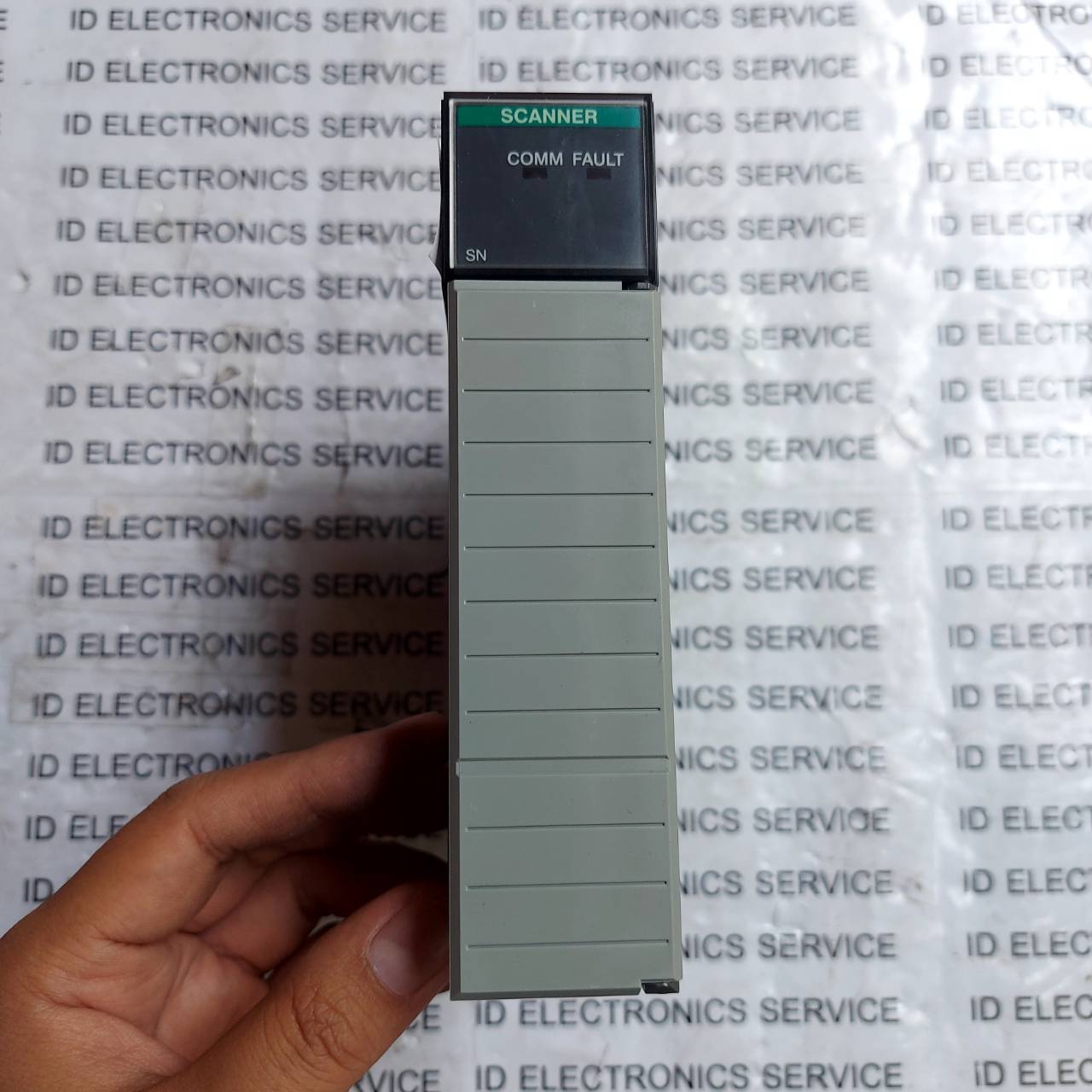 PLC "ALLEN-BRADLEY" รุ่น 1747-SN