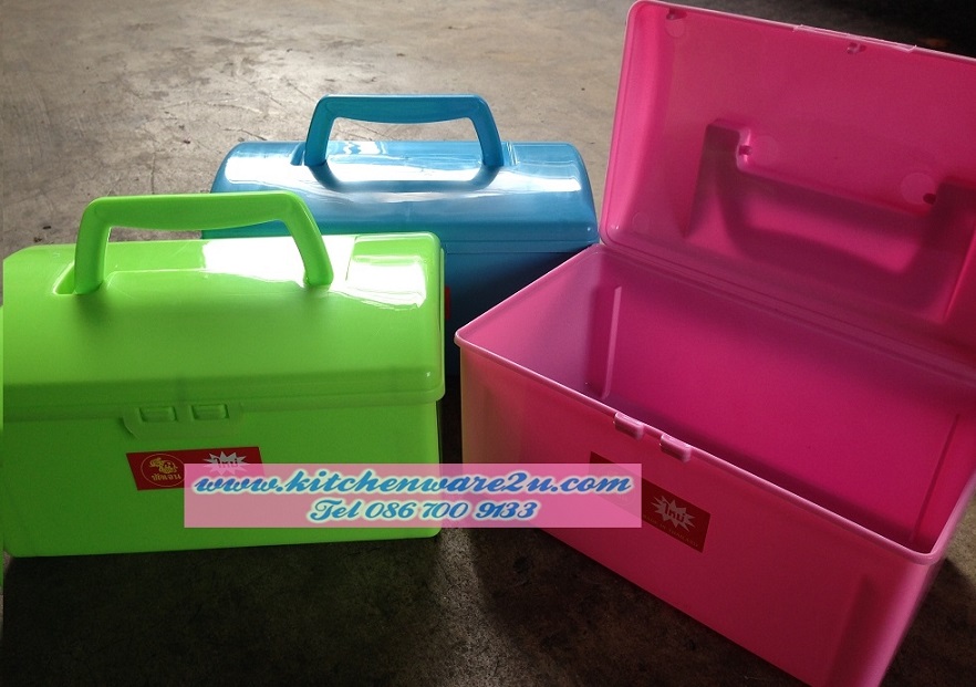 P07718 กล่องหูหิ้ว ฝาล็อค สีเจ็บ (23*13*11 cm) No.338 ราคาส่งต่อ 1 โหล: 12 ใบ