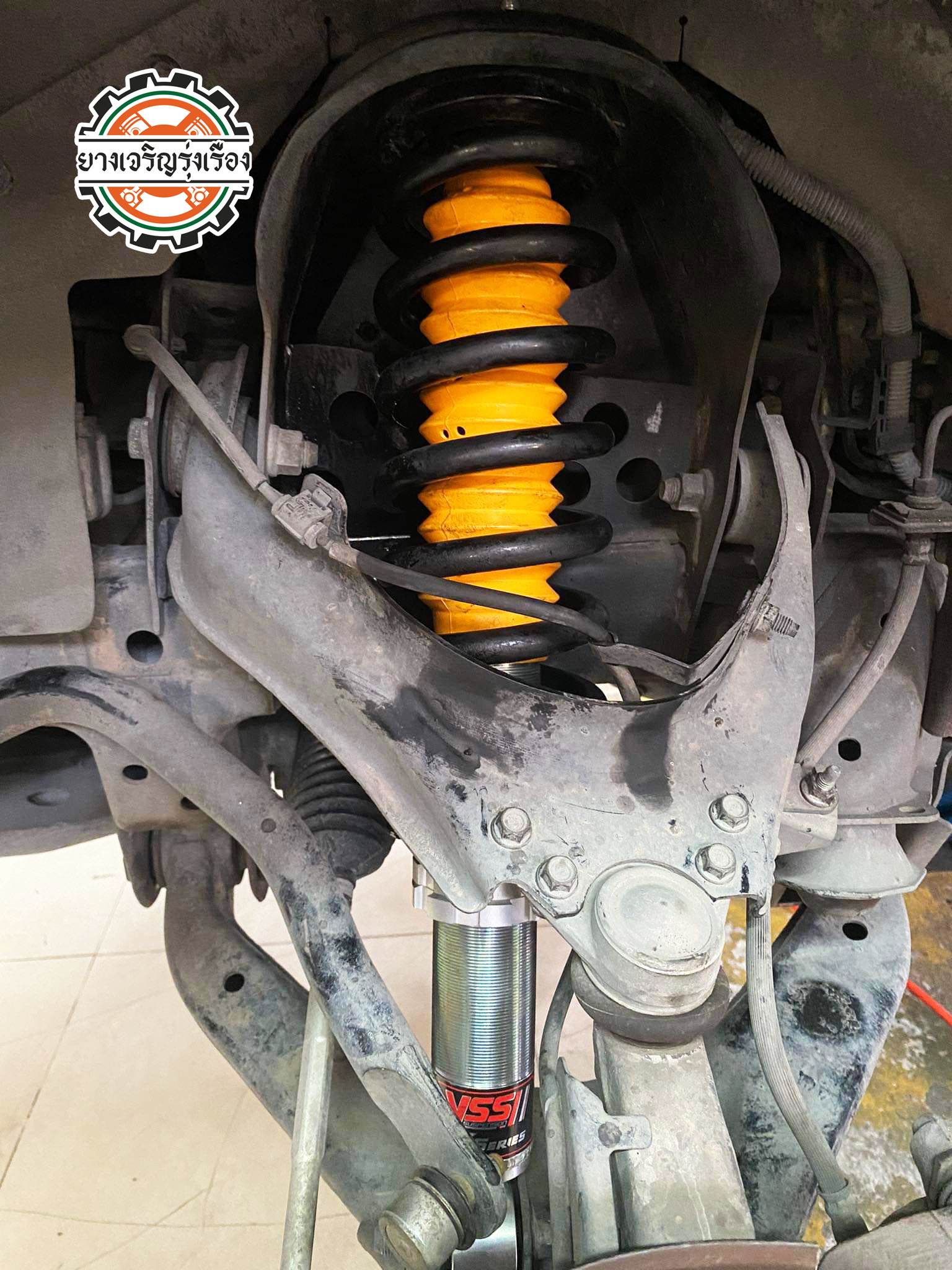 ISUZU D-MAX อัพเกรดโช้คอัพ YSS E SERIESเพิ่มความกระชับขับสนุกขึ้น [+] โช้คอัพ YSS E SERIES ทั้งชุด หน้า-หลัง 🔩พร้อมบริการติดตั้ง + Set up ให้เหมาะกับยาง 🔩 ขับสนุกด้วยบริการ ตั้งศูนย์ละเอียดให้เหมาะกับการใช้งานและลักษณะของช่วงล่าง 𝙊𝙪𝙧 𝙎𝙚𝙧𝙫𝙞𝙘𝙚 บริการทางร้าน เรารับทำอะไรบ้าง 🔧 ติดตั้งยางแบบไร้รอย 100% 🔧 บริการสลับยาง ตามอายุ 🔧 มียางรถยนต์ทุกยี่ห้อให้เลือกซื้อ 🔧 เช็คช่วงล่าง แก้ปัญหาให้ตรงจุด 🔧 บริการล้างลิ้นปีกผีเสื้อ 🔧 บริการเช็คระยะรถยนต์ 🔧 เปลี่ยนถ่ายของเหลวทั้งระบบ 🔧 ตั้งศูนย์ด้วยเครื่อง HUNTER นำเข้าจาก USA สอบถามข้อมูลเพิ่มเติม หรือนัดหมายเข้ารับบริการ Tel : 08-6569-1915 Tel : 08-6544-5963 Line id : @88rw Tiktok : https://www.tiktok.com/@88rwycrr Youtube : https://youtube.com/@88rw Facebook : https://www.facebook.com/88rwtire Location : https://goo.gl/maps/HrNUAZXPN94KvxZ98?coh=178573&entry=tt #รถยนต์มีปัญหาไม่รู้ต้องแก้ตรงไหน ทางเรายินดี ตรวจหาปัญหาและหาวิธีแก้ บอกลูกค้าก่อนลงมือทำเสมอราคาเป็นธรรมไม่เอาเปรียบ สบายใจคุณลูกค้า ---------------------------------- ดูแลให้คำปรึกษาทุกปัญหาคาใจ ไม่ทิ้งลูกค้า มีบริการหลังการขาย 【ให้ผู้เชี่ยวชาญของเรา ดูแลรถคุณ】 ร้านยางเจริญรุ่งเรือง ยินดีต้อนรับครับ ---------------------------------- #โช๊คอัพรถยนต์ #monroe #yss #kayaba #profender #ร้านยางเจริญรุ่งเรือง #นนทบุรี #งามวงศ์วาน #amsfix #บริการช่วงล่างรถยนต์ #ซ่อมบำรุงช่วงล่าง #เซทอัพโช๊คอัพรถยนต์