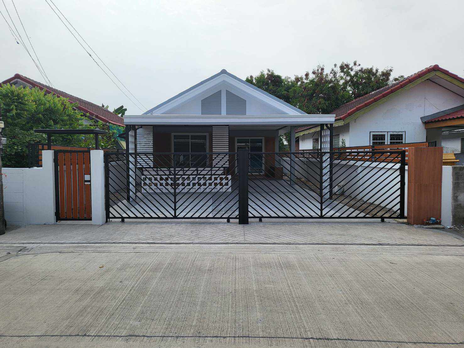 บ้านเดี่ยวสินอนันท์ ถนนเลียบวารี 55 กรุงเทพ
