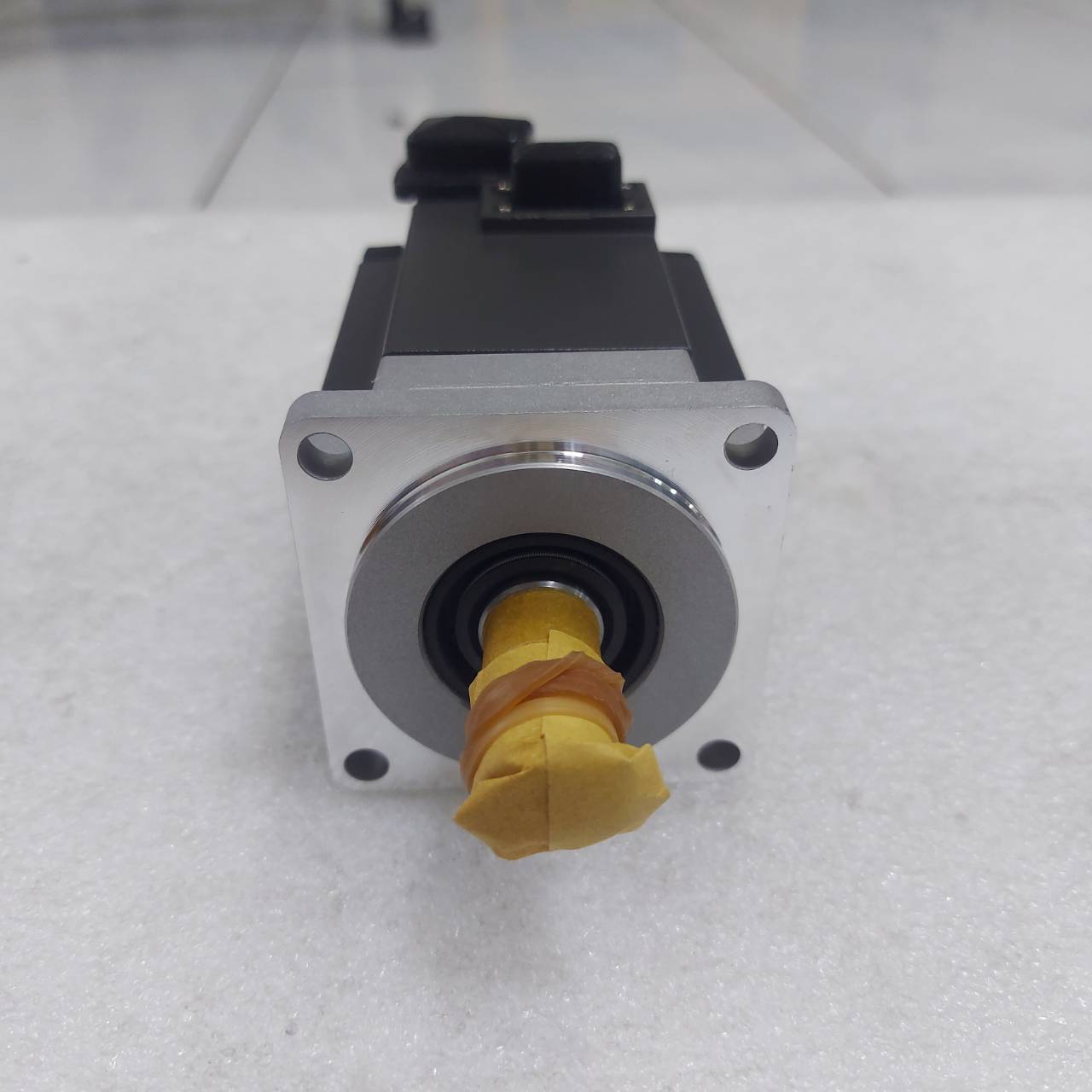 HF-KP43J SERVO MOTOR "MITSUBISHI"