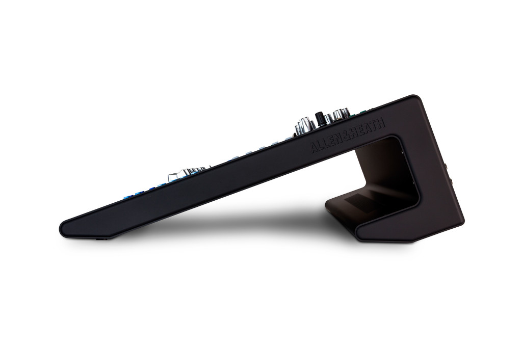 QU-24 Allen & Heath Digital Audio Mixer 30 in / 24 out