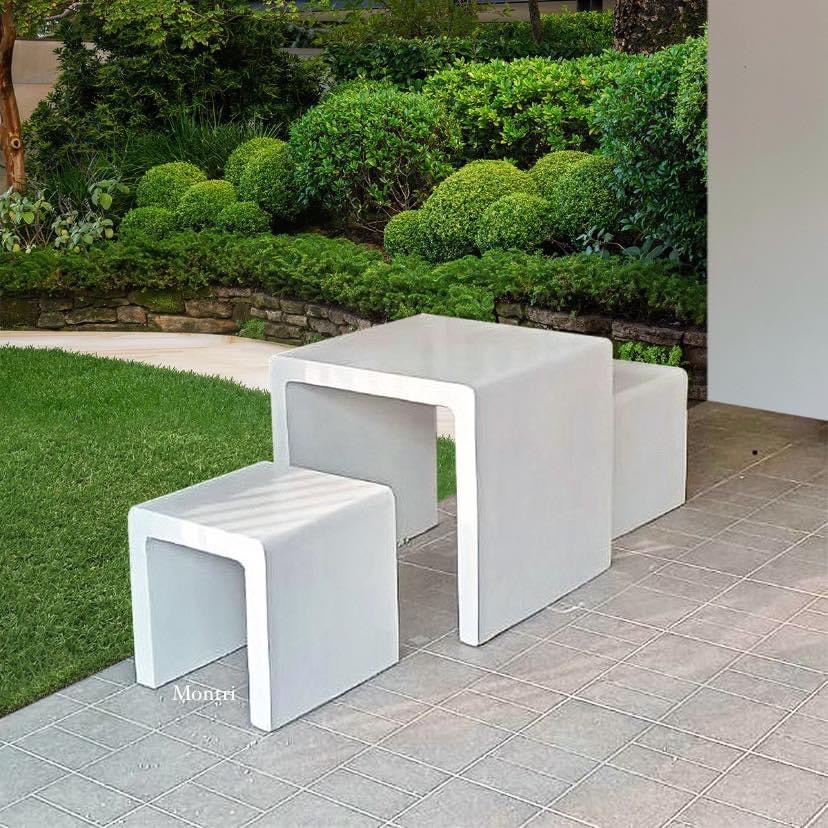 โต๊ะสนามมินิมอล มีผิวสัมผัสที่เนียนเรียบ มีขนาดที่กระทัดรัด เหมาะสำหรับทุกพื้นที่ วัสดุเป็นปูนซีเมนต์เสริมเหล็ก มีความแข็งแรง คงทนใช้งานได้ในระยะยาว