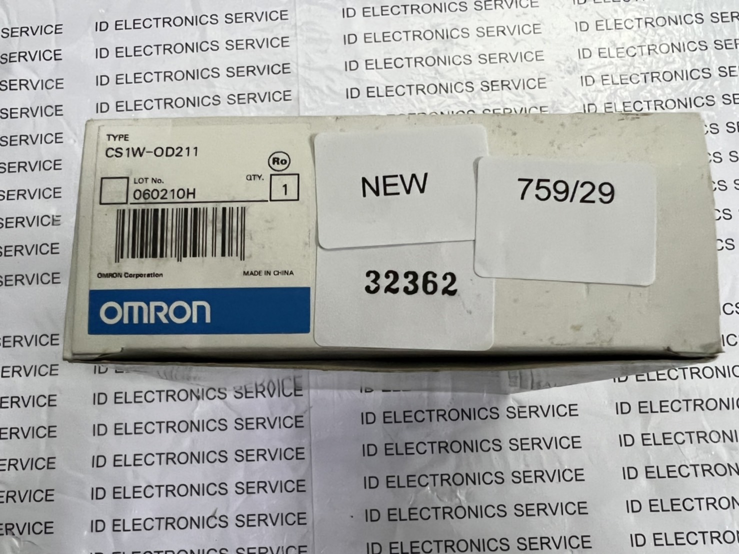 PLC " OMRON " MODEL : CS1W-OD211