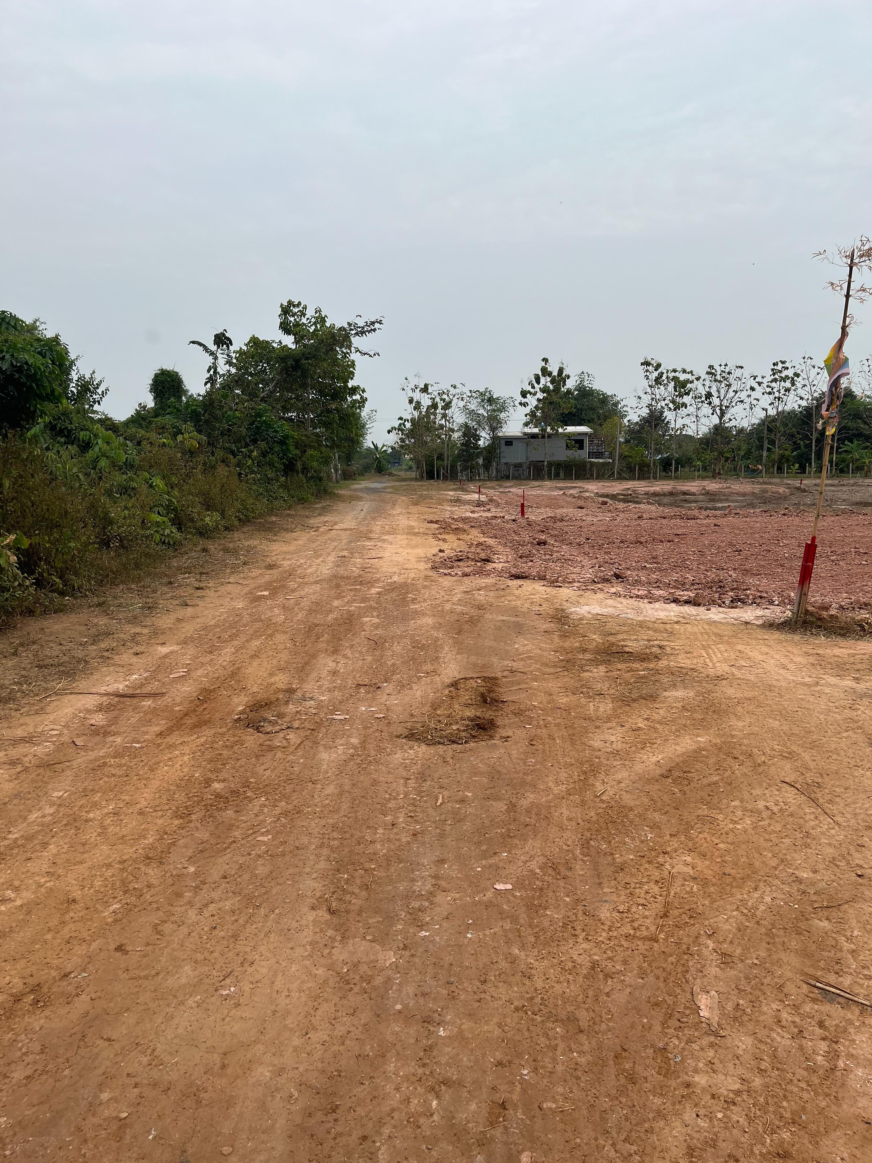 ที่ดินนครนายก วิวภูเขาสวยๆ เนื้อที่ 1-1-78 ไร่ ครุฑแดง อ.บ้านนา จ.นครนายก