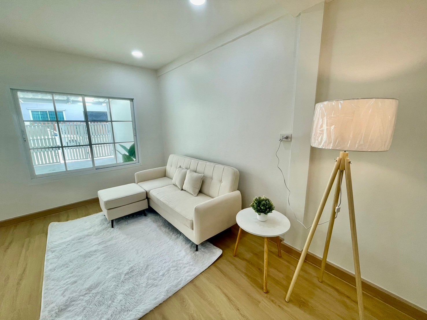 ขายด่วนทาวน์เฮ้าส์ หมู่บ้านเคซี ซ.รามคำแหง 142 พร้อมผู้เช่า (N.1240)