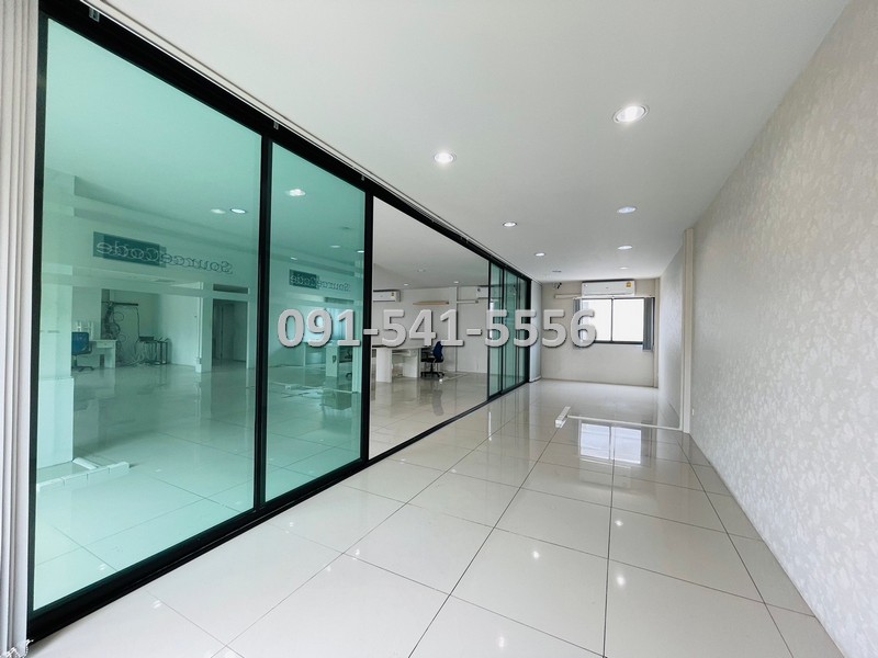 ขาย เซ้ง อาคารพาณิชย์ รามคำแหง 21 ใกล้จุดขึ้นลงทางด่วน ตึกแถว 3 ชั้น 4 คูหา พื้นที่ 154 ตรว