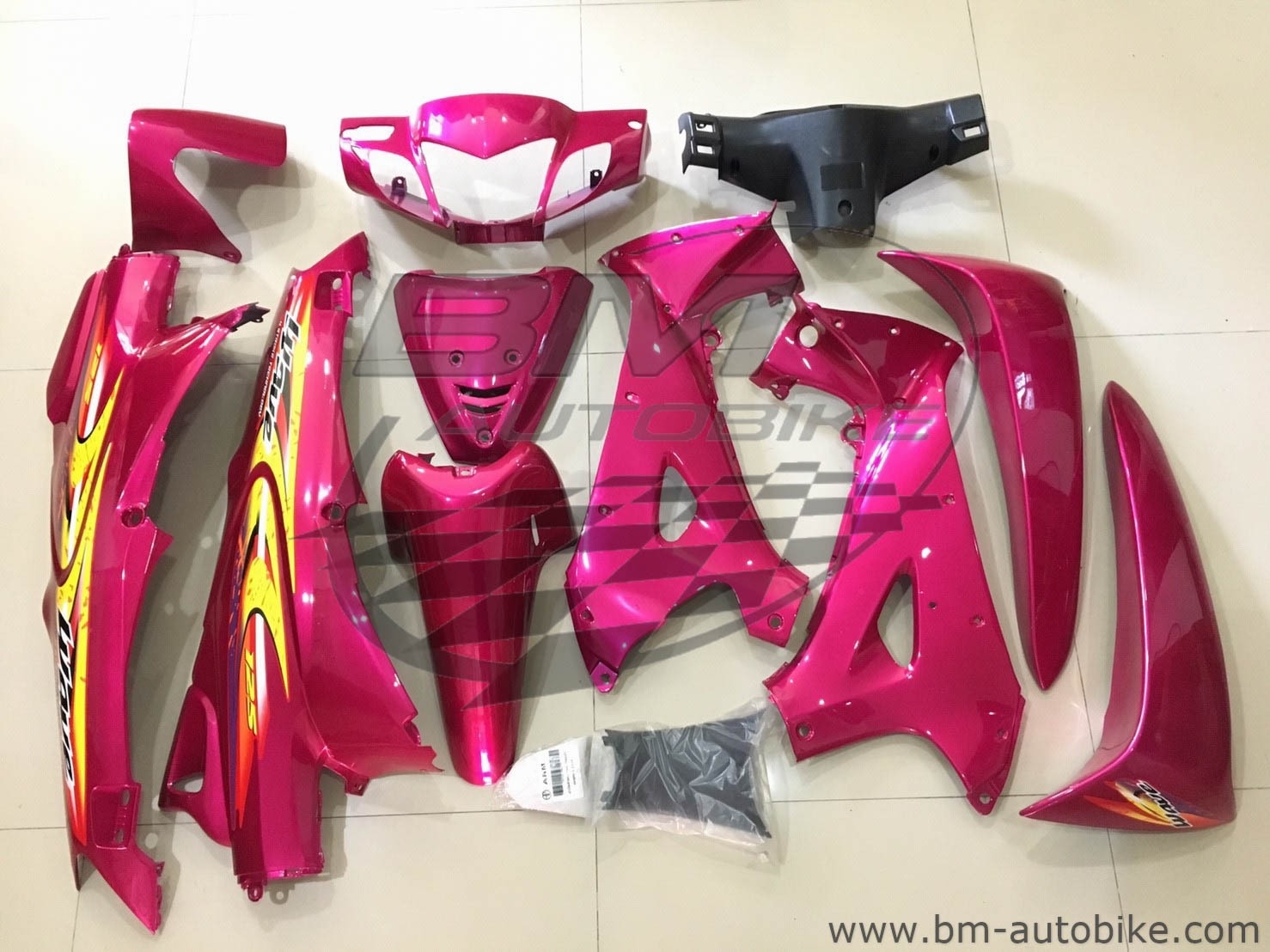 ชุดสี WAVE 125R สีชมพูบายเย็น กุญแจกลม + หน้ากากหลัง + อกไก่ 4,500 กรัม