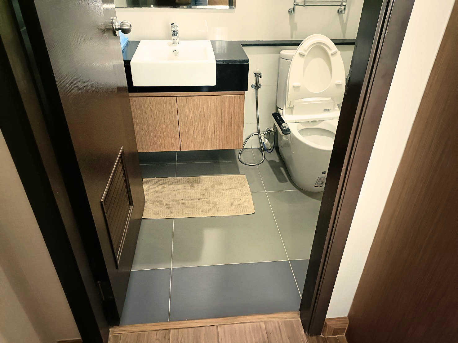 ขาย/เช่า คอนโด The Sky ศรีราชา ชั้น 11 ห้อง 1 bedroom 35.53 ตรม เฟอร์ครบ พร้อมเครื่องใช้ไฟฟ้า แอร์2เครื่อง ทีวี ตู้เย็น ไมโครเวฟ เครื่องทำน้ำอุ่น เครื่องซักผ้าฝาหน้า