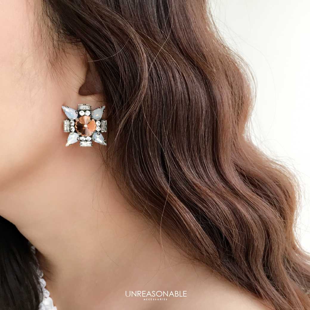 ต่างหูพลอยกระจก สีแชมเปญ ต่างหูคลิป ต่างหูก้านเงินแท้ UA0707-01 Unreasonable Accessories