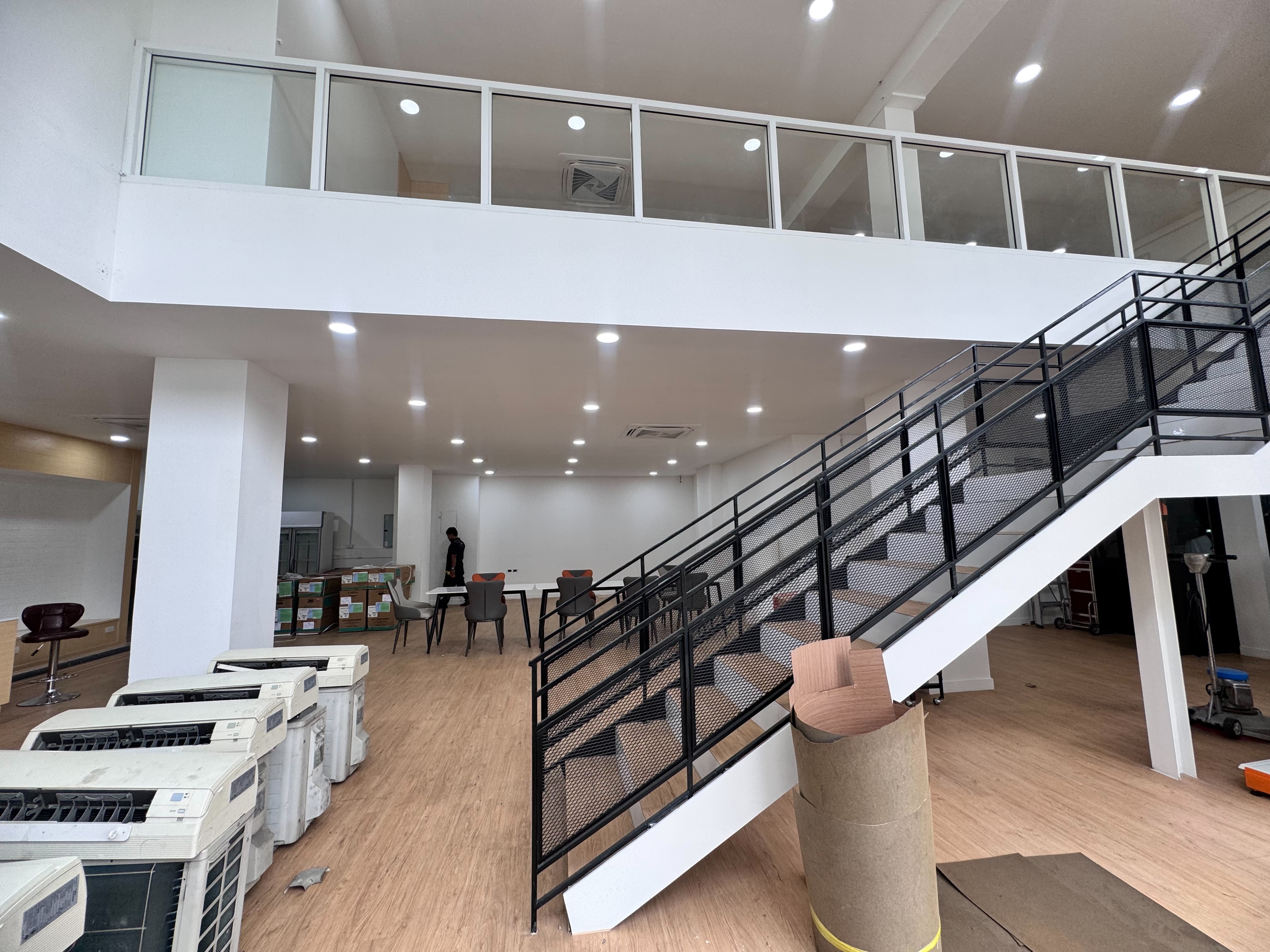 ให้เช่าพื้นที่ ชั้น 1 และชั้นลอย ทำเลเอกมัย ใกล้ BTS เอกมัย (N.1222)