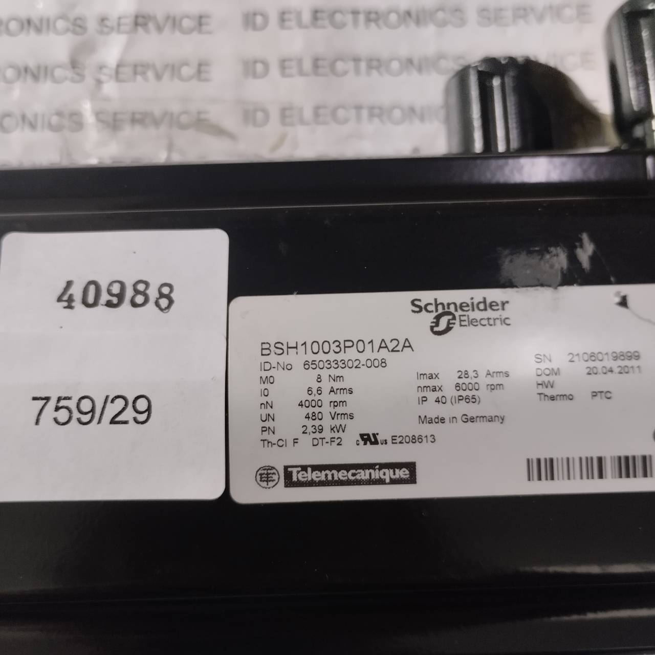 SERVO MOTOR " SCHNEIDER " MODEL : BSH1003P01A2A