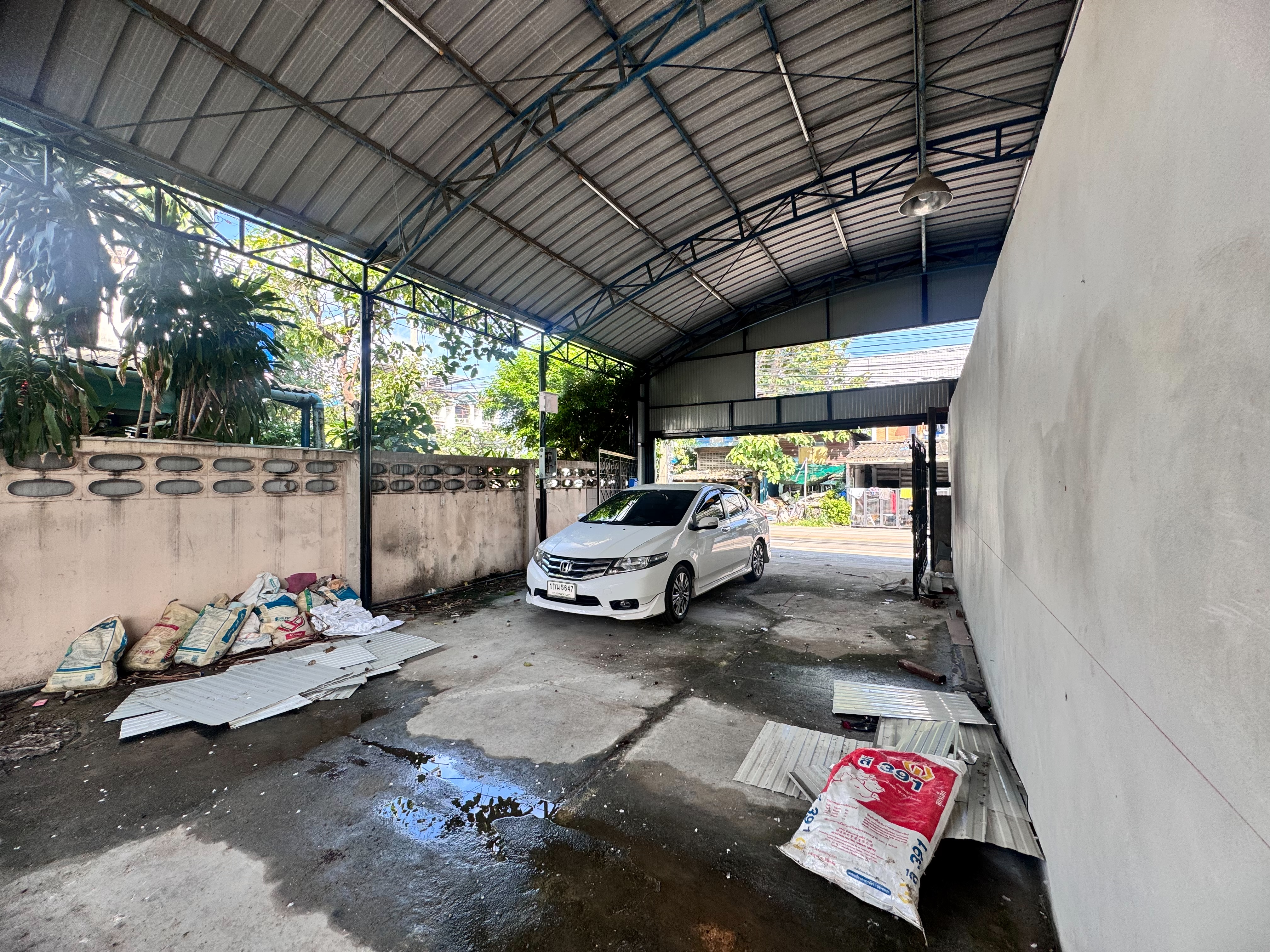 ให้เช่าโกดังซอยสุขุมวิท105 พื้นที่ 50 ตรว. โกดังลาซาล (N.1020)