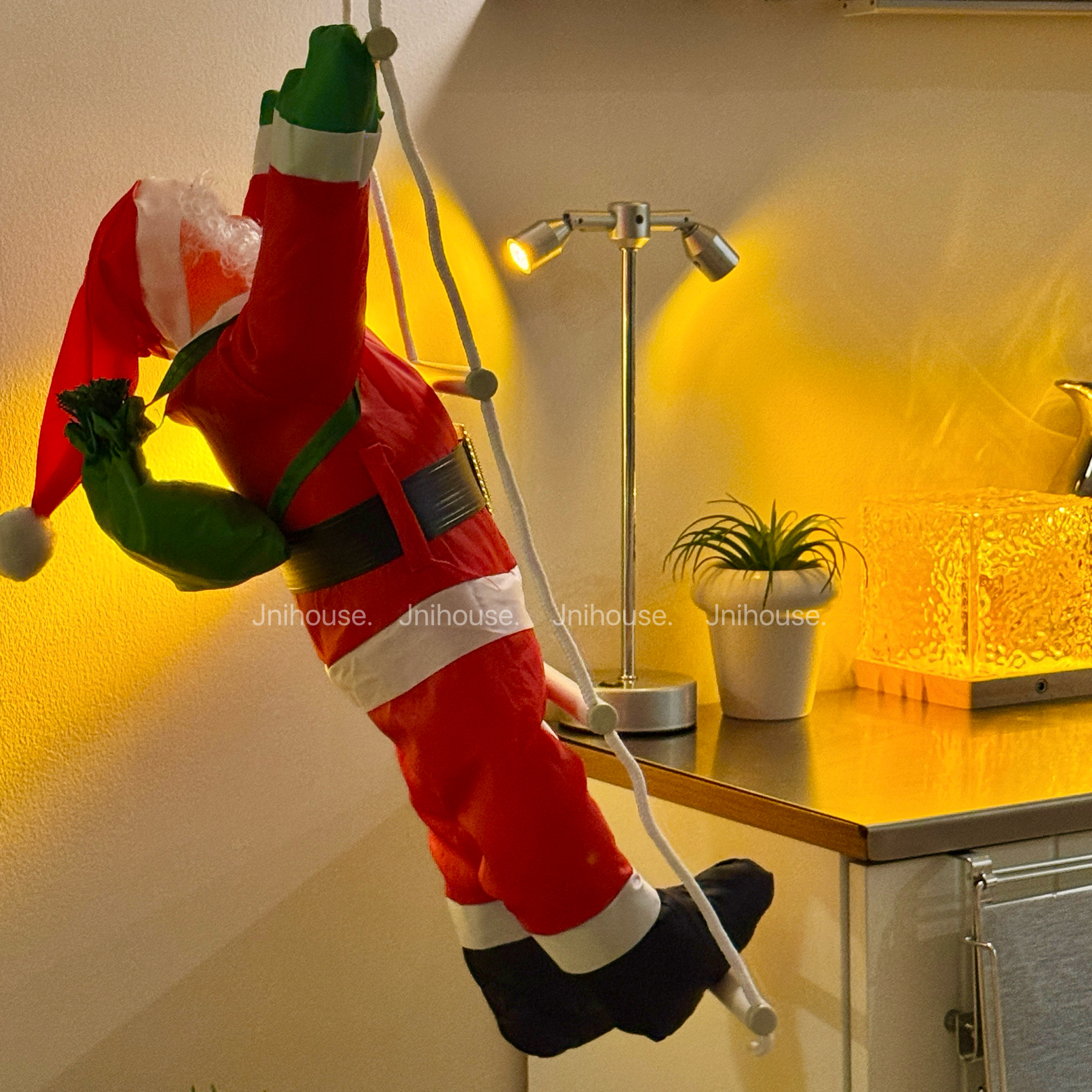 [พร้อมส่ง] Jnihouse : Climbing Santa ซานต้าตัวใหญ่ ซานต้าปีนเชือก