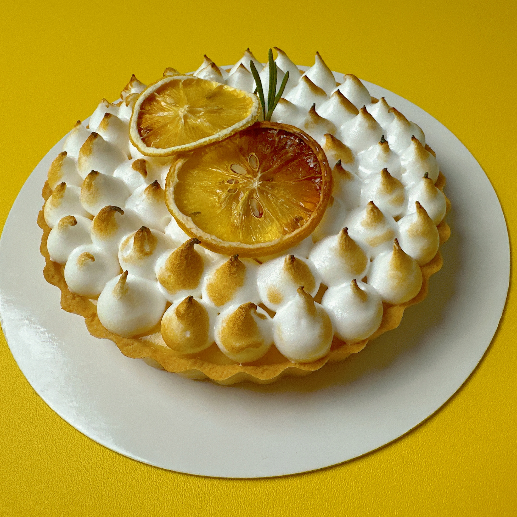 เลม่อนเมอแรงก์พาย แป้งพายหวานสอดไส้เลม่อนเคริ์ดตกแต่งด้วยอิตตาเลี่ยนเมอแรงก์ ขนาด1ปอนด์