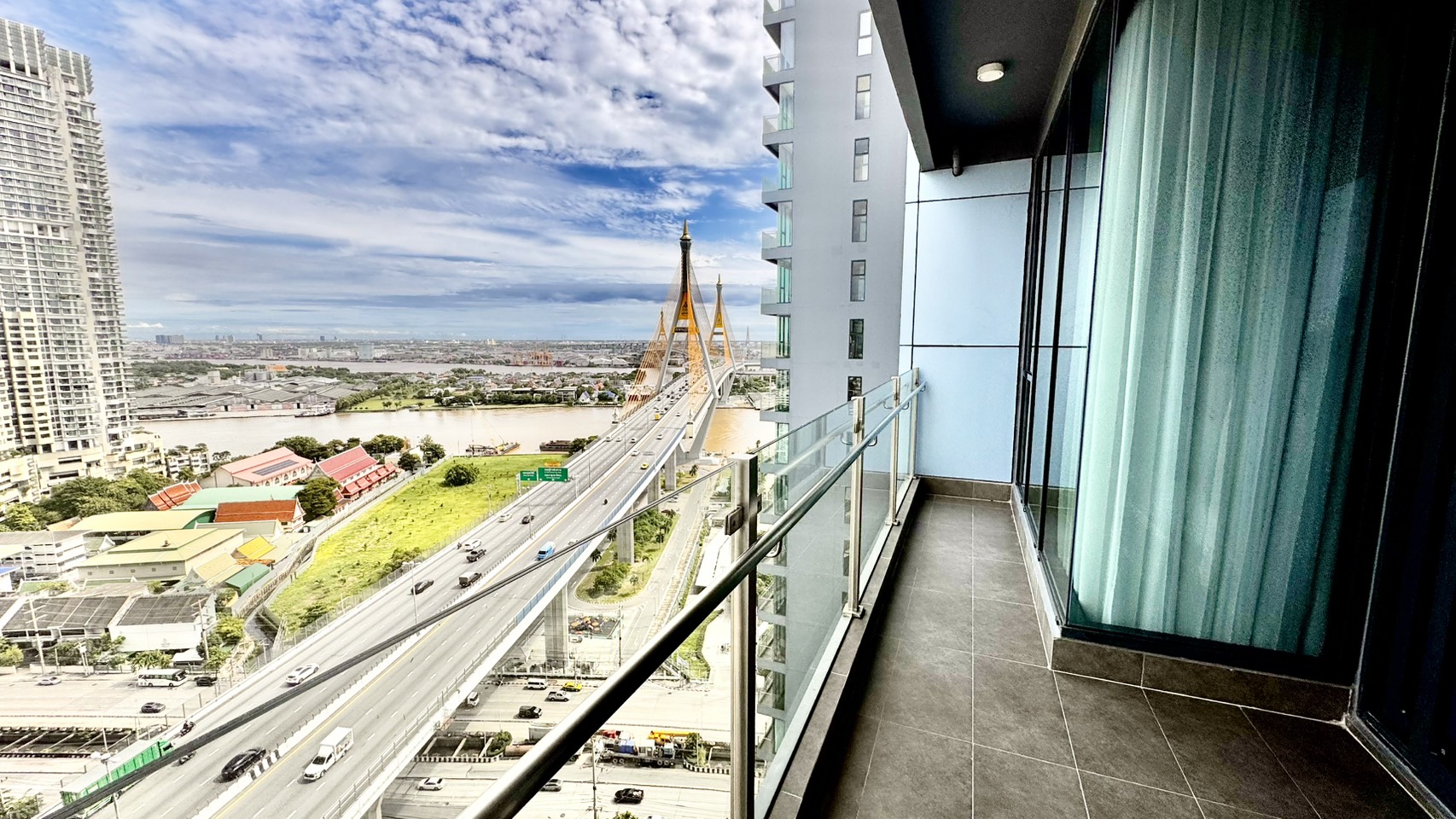 💎 Sapphire Rama 3 – The Riverside Luxury Bangkok Thailand Condominium 💎 “Invest today — live luxuriously, earn steadily.” ✨ Ready to move in!