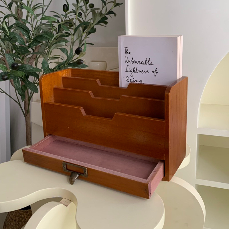 [พร้อมส่ง] Jnihouse : ชั้นไม้วางของ ชั้นวางหนังสือไม้ ชั้นวางของทรงบ้าน