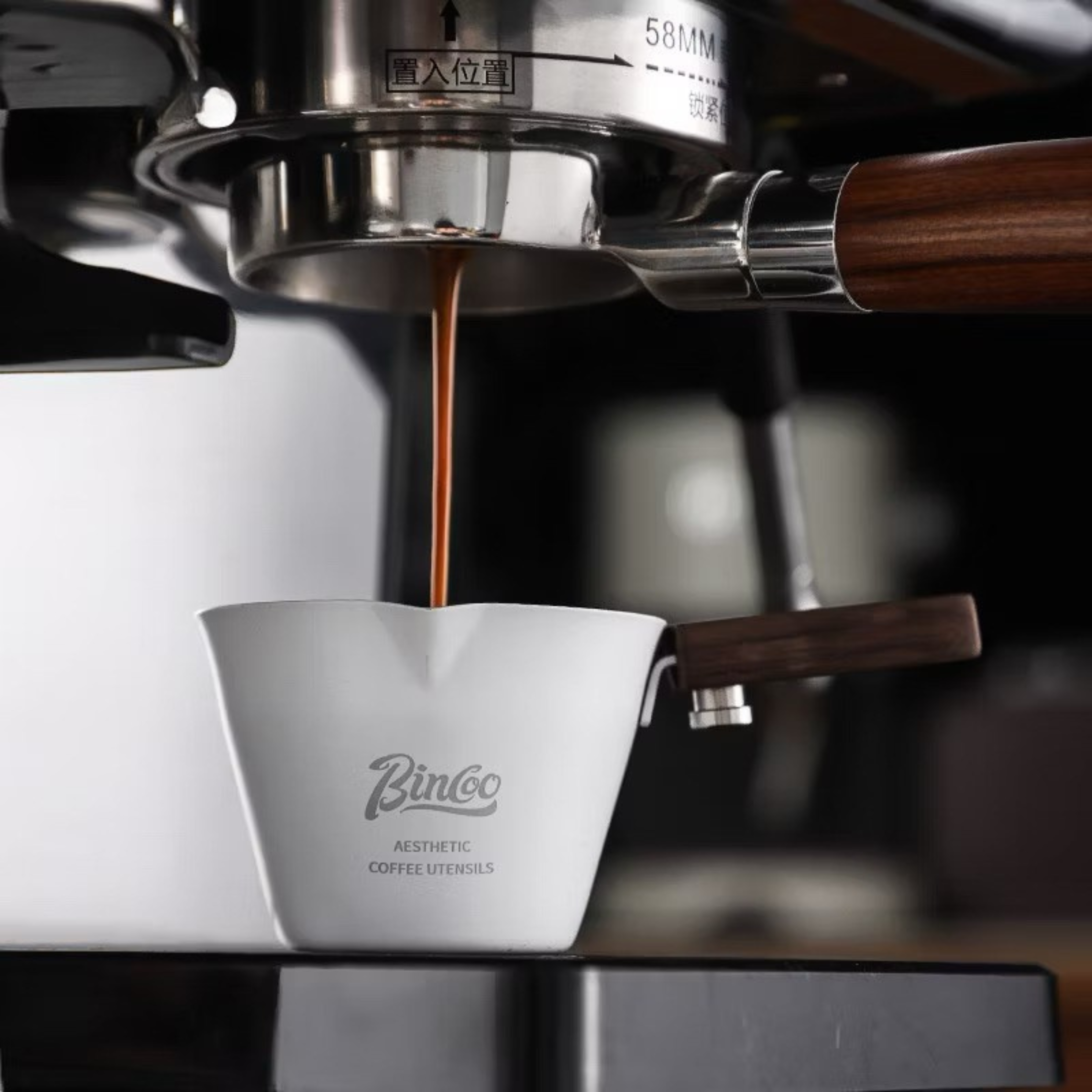 ตวงสแตนเลสขนาด 120 ml ด้ามจับไม้แข็งแรง