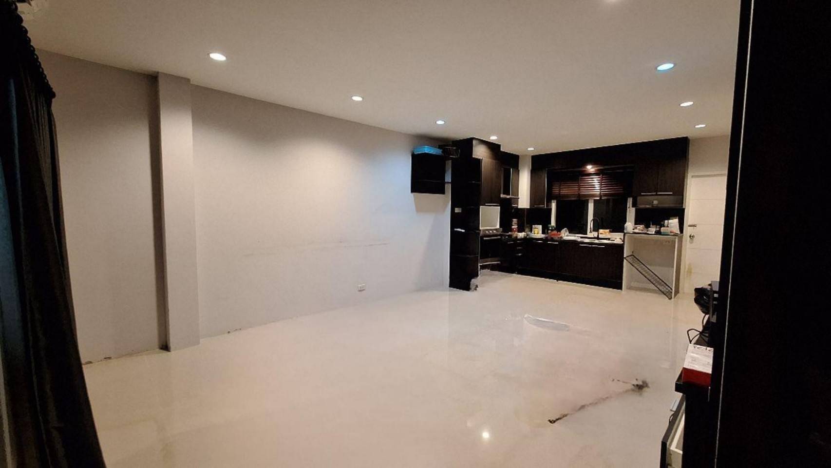 ขายทาวน์เฮ้าส์ หมู่บ้านดิ เอ็กซ์คลูซีฟ พัฒนาการ 44 (The Exclusive Village - Pattanakarn 44) (N.942)