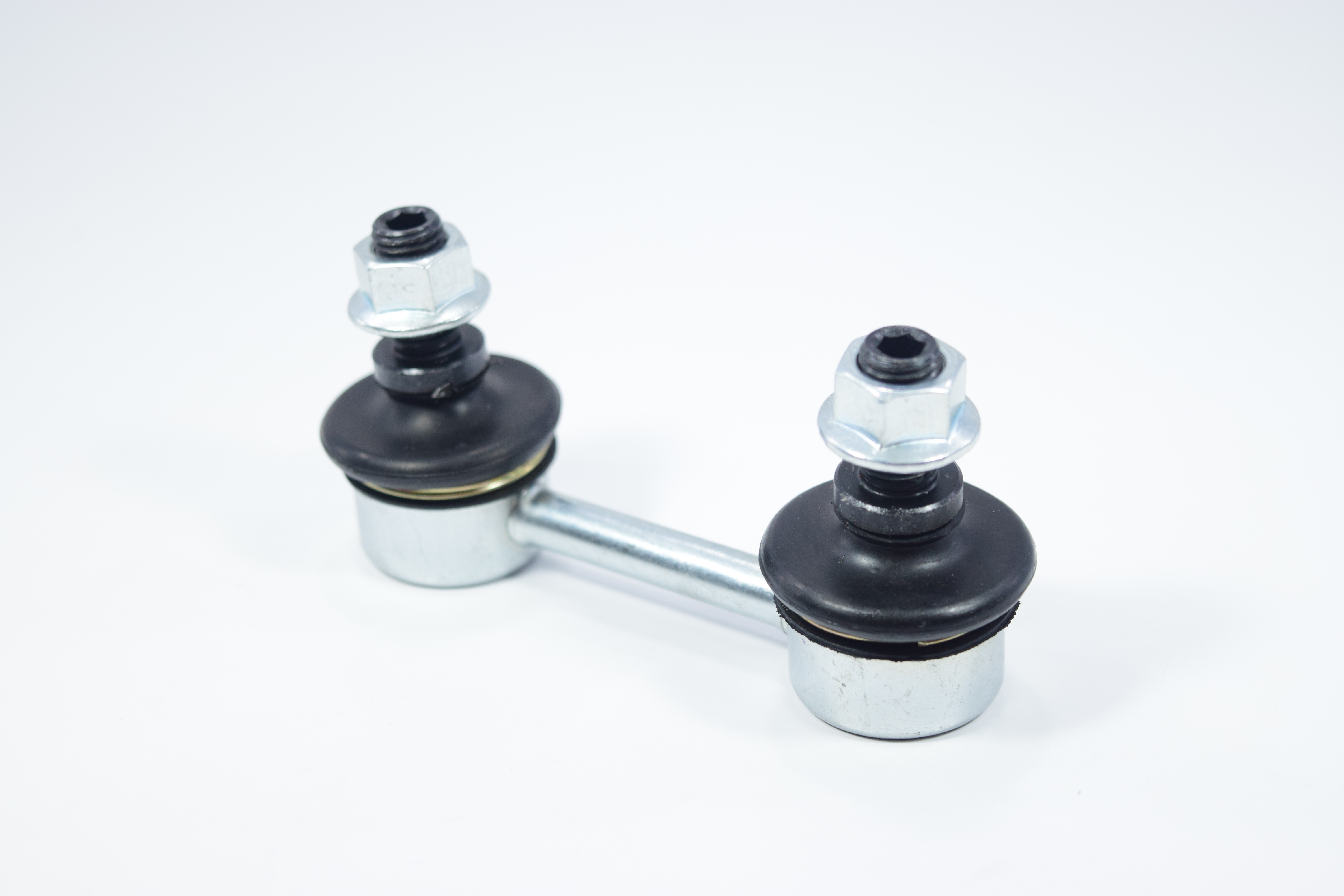 ลูกหมากกันโคลงหน้า TOYOTA AE90 / AE92 ปี 1987-1990 โตโยต้า / ขนาด ยาว A 70 mm. เกลียวเสื้อ B 10 mm. ตัวเลขบอกทิศ C 24' / 3L-2800 / ยี่ห้อ 333 (1คู่ 2 ตัว) (STABILIZER LINK FRONT) (ซ้าย / ขวา)