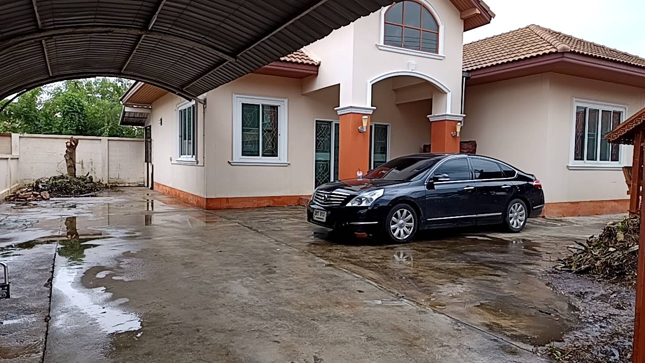 ขายบ้านเดี่ยว พฤกษาแลนด์ หนองชาก บ้านบึง ชลบุรี ราคาดีที่สุดในย่านนี้! เพียง 2.99 ล้านบาท บนพื้นที่กว้างขวางถึง 93.4 ตร.ว. ขนาด 2 ห้องนอน 2 ห้องน้ำ พร้อมห้องครัว ห้องทานข้าว และห้องรับแขก แถมเฟอร์นิเจอร์และแอร์ 2 เครื่อง จอดรถสบายๆ ได้ถึง 7 คัน! (ในบ้าน 4