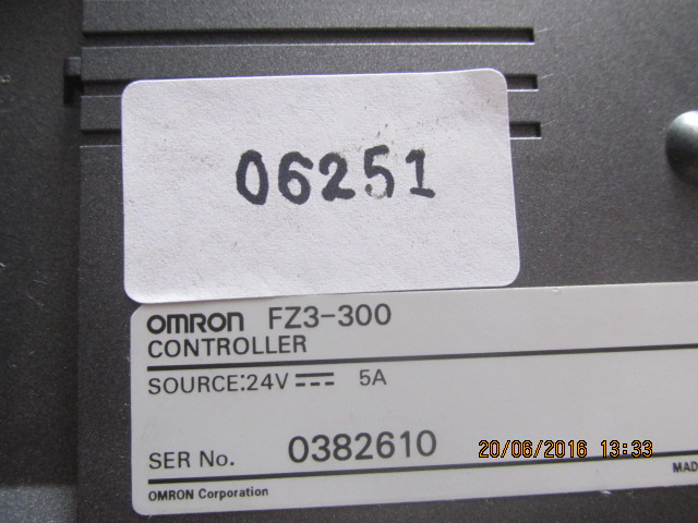 LCD TOUCH SCREEN " OMRON " MODEL : FZ3-300