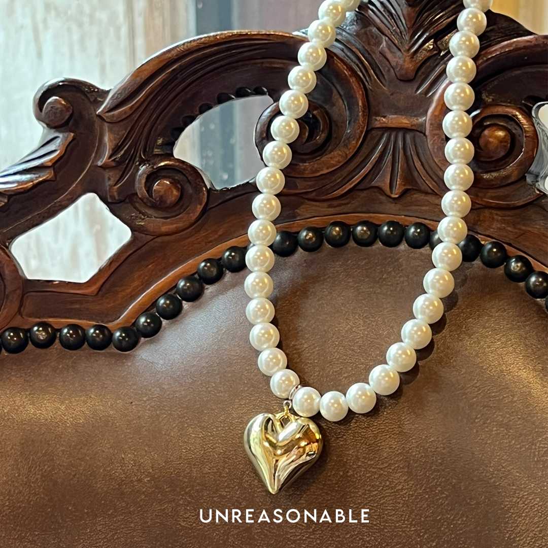 สร้อยคอมุกแก้ว ขนาด 12 mm. จี้หัวใจสีทอง UA0875-02 Unreasonable Accessories