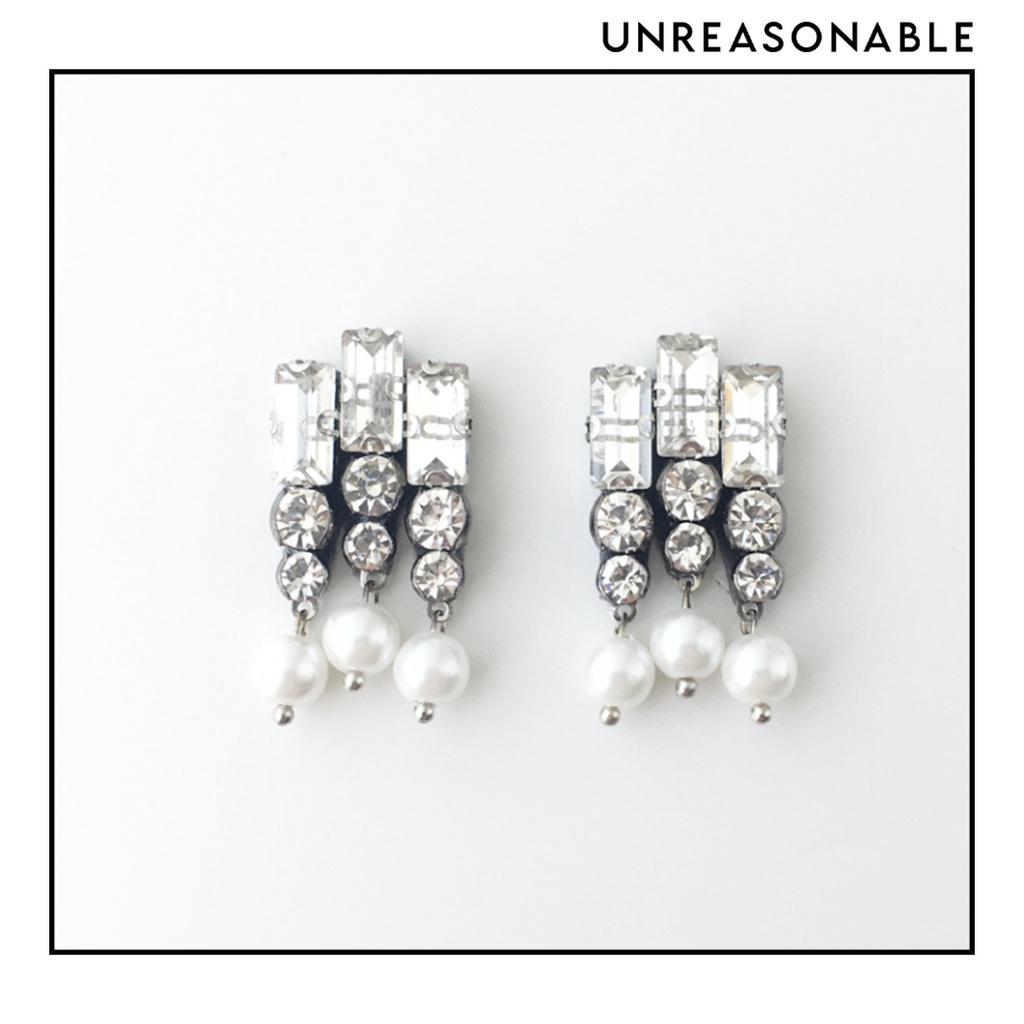 ต่างหู Crystal ประดับมุก ต่างหูคลิป ต่างหูก้านเงินแท้ น้ำหนักเบา สวยใส่สบาย UA0740-01 Unreasonable Accessories