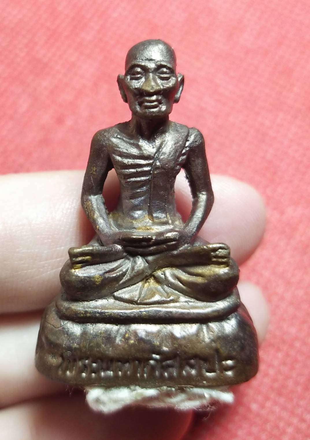 พระมหากัสสปะ ❇เนื้อมหาชนวนธาตุกายสิทธิ์. เลข 143 อุดมวลสารตะกรุด1ดอก ▪สร้าง1200องค์ ❇หลวงปูสิงห์โต จิตฺตธมฺโม❇