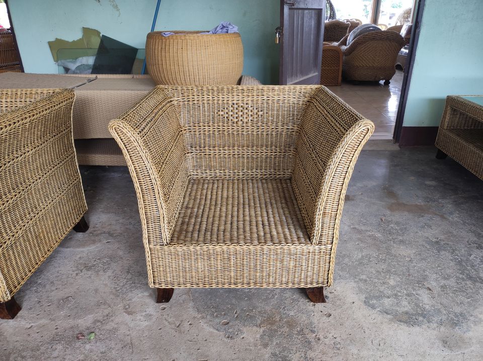 ชุดรับแขกหวายแท้ขาไม้ทรงคลาสสิค