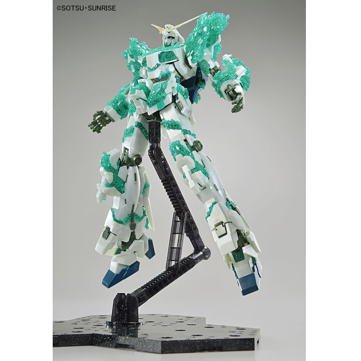 (MG) 1/100 Unicorn Gundam (LUMINOUS CRYSTAL BODY) Gundam Base Limited