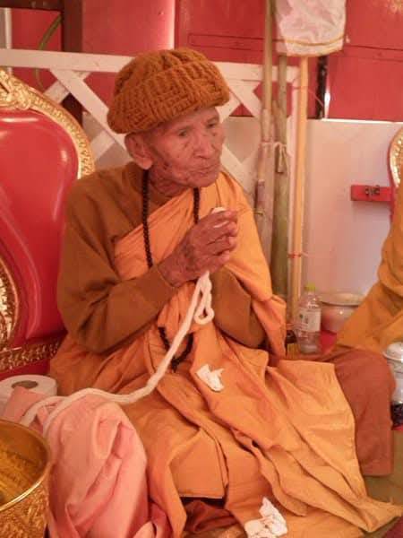 พระสังกัจจายน์ รุ่นแรก (เลขมงคล 652) หลวงปู่เกลี้ยง วัดโนนแกด จ.ศรีสะเกษ ปี2556 (เนื้อเหล็กน้ำพี้แก่ชนวนนวะ)