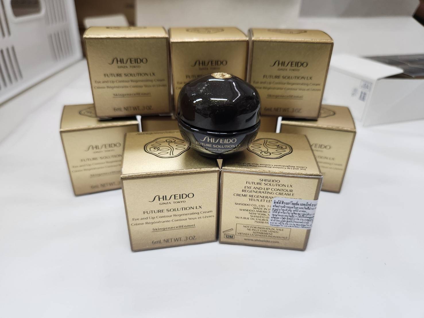 ครีมบำรุงรอบดวงตา Shiseido Future Solution LX Eye And Lip Contour Regenerating Cream ขนาด6ml