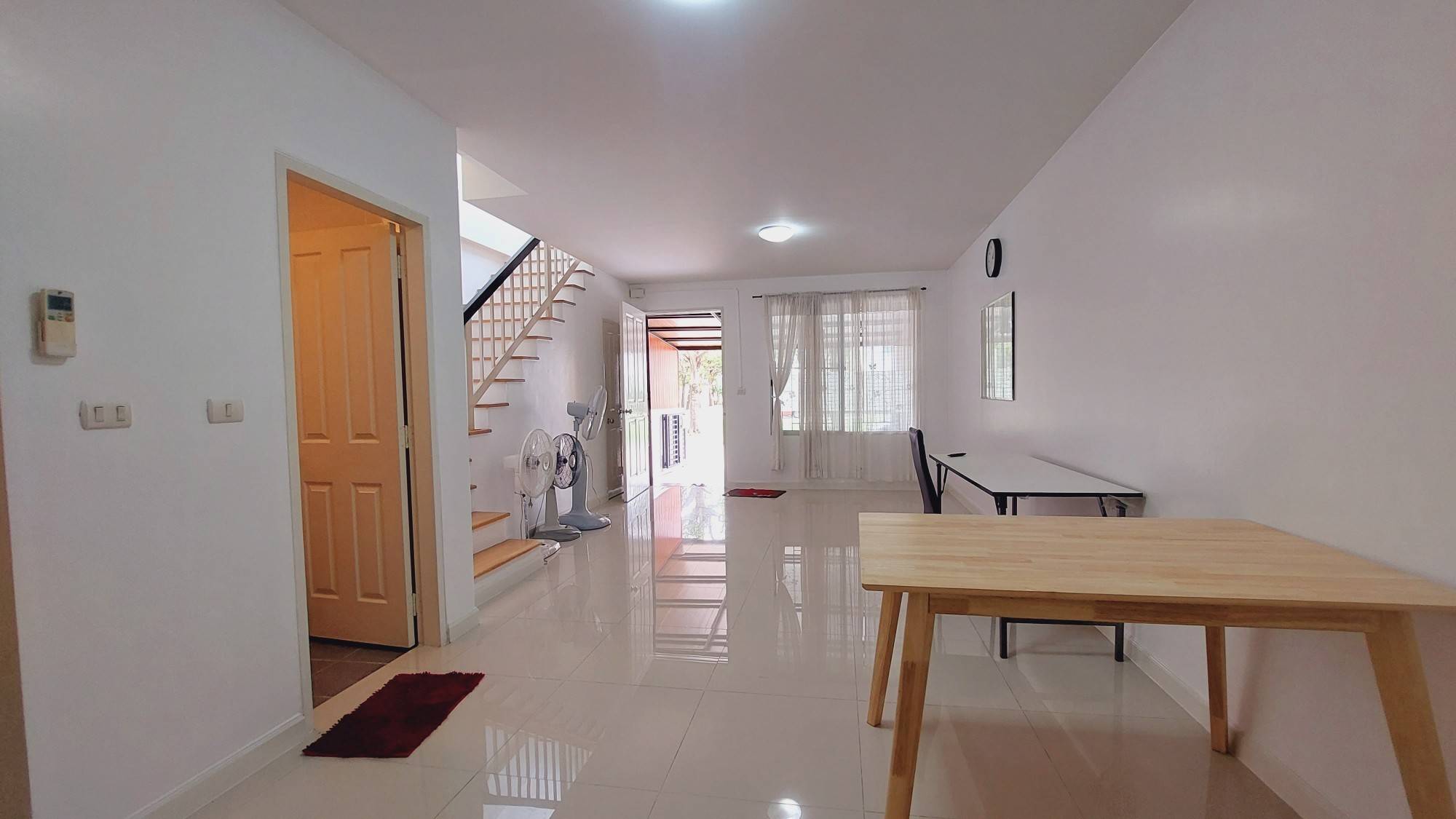 ให้เช่าทาวน์โฮม 3 ชั้น ลาดกระบัง 20/1 ทาวน์พลัส อ่อนนุช-ลาดกระบัง (N.767)