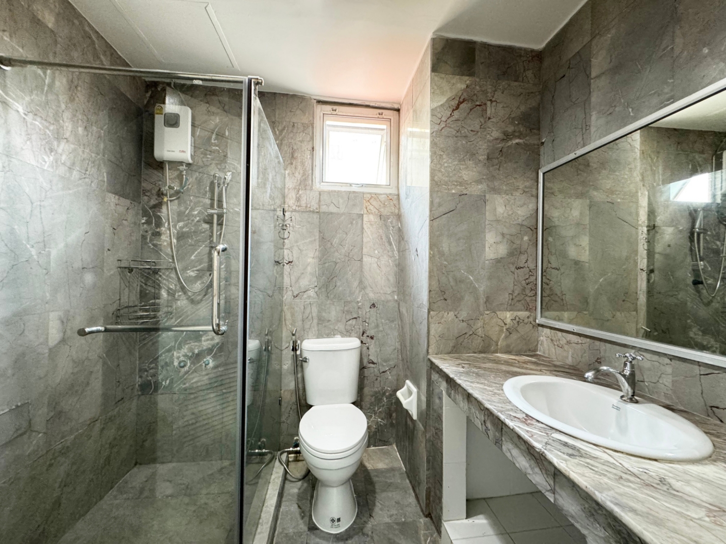 ให้เช่าทาวน์เฮ้าส์ 4 ชั้น หมู่บ้านวราธรวิลล์ พัฒนาการ 44 พร้อมเข้าอยู่ 9 ธ.ค. 68 (N.1394)