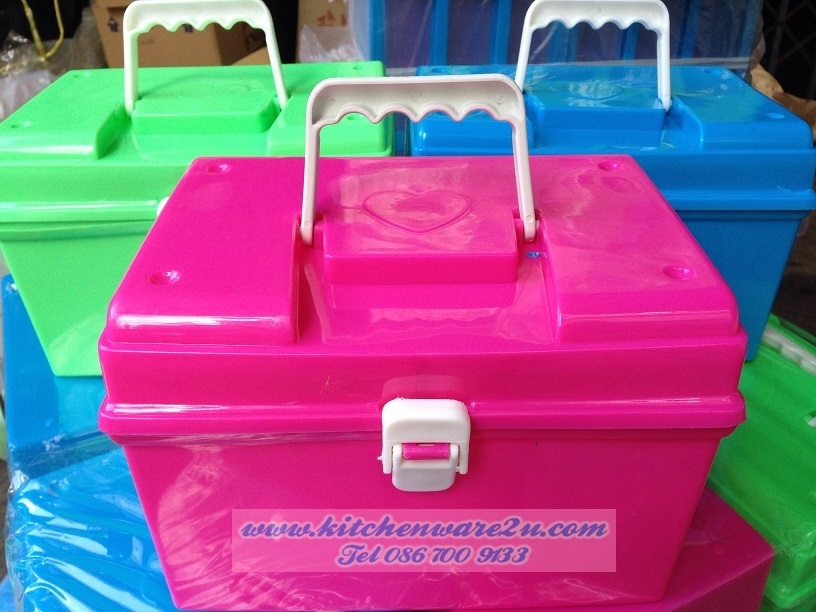 P09136 กล่องหูหิ้ว สีหวาน ล๊อคได้ (22*16*16 cm) ราคาส่งต่อ 1 โหล: 12 ใบ