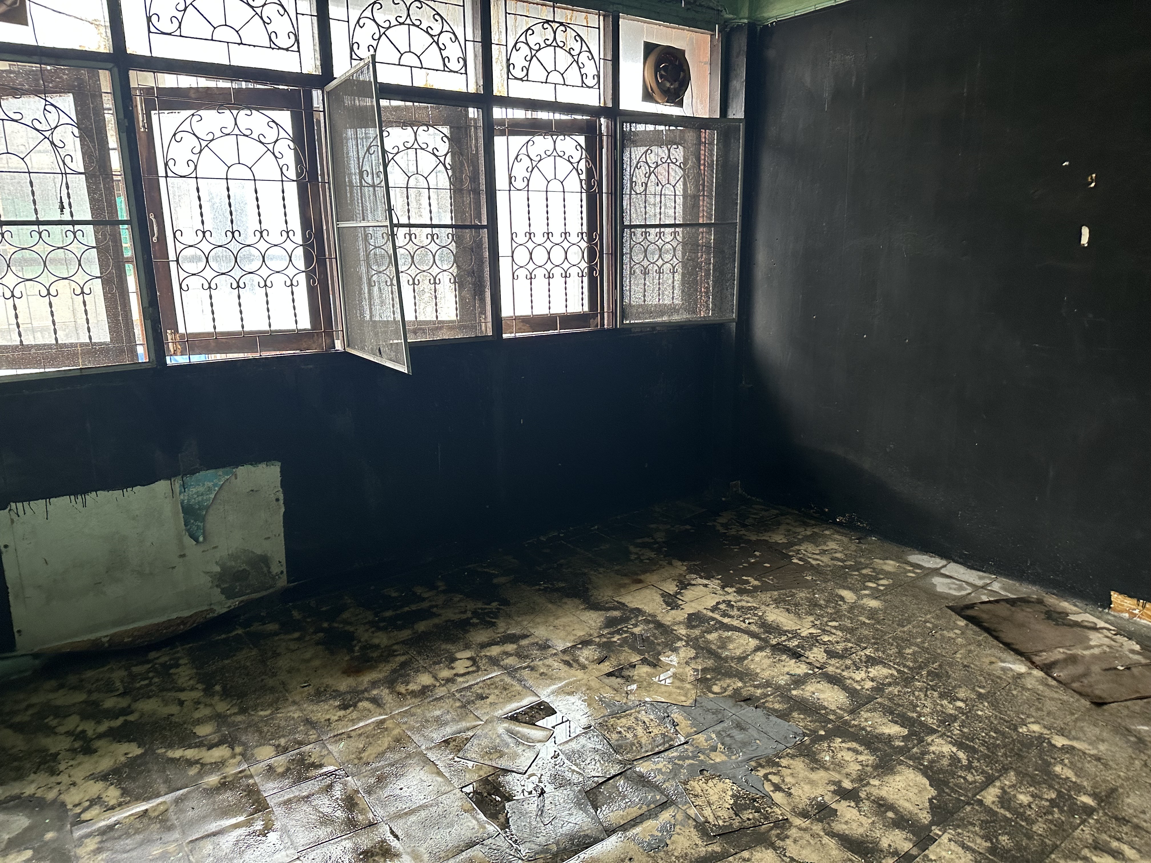 ขายอาคารพาณิชย์ 3 ชั้น ถ.ลาดพร้าว 62 หมู่บ้านตะวันรุ่ง ขนาด 15 ตรว. เหมาะสำหรับทำการค้า,สำนักงาน และพักอาศัย