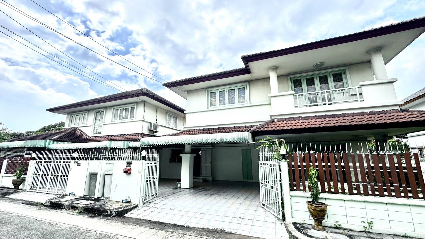 ขายบ้านเดี่ยว โรยัล ปาร์ค วิลล์ สุวินทวงศ์ (Royal Park Ville Suwinthawong) บ้านเดี่ยว 2 ชั้น 2 หลังติด 6 ห้องนอน 4 ห้องน้ำ 3 ที่จอดรถ