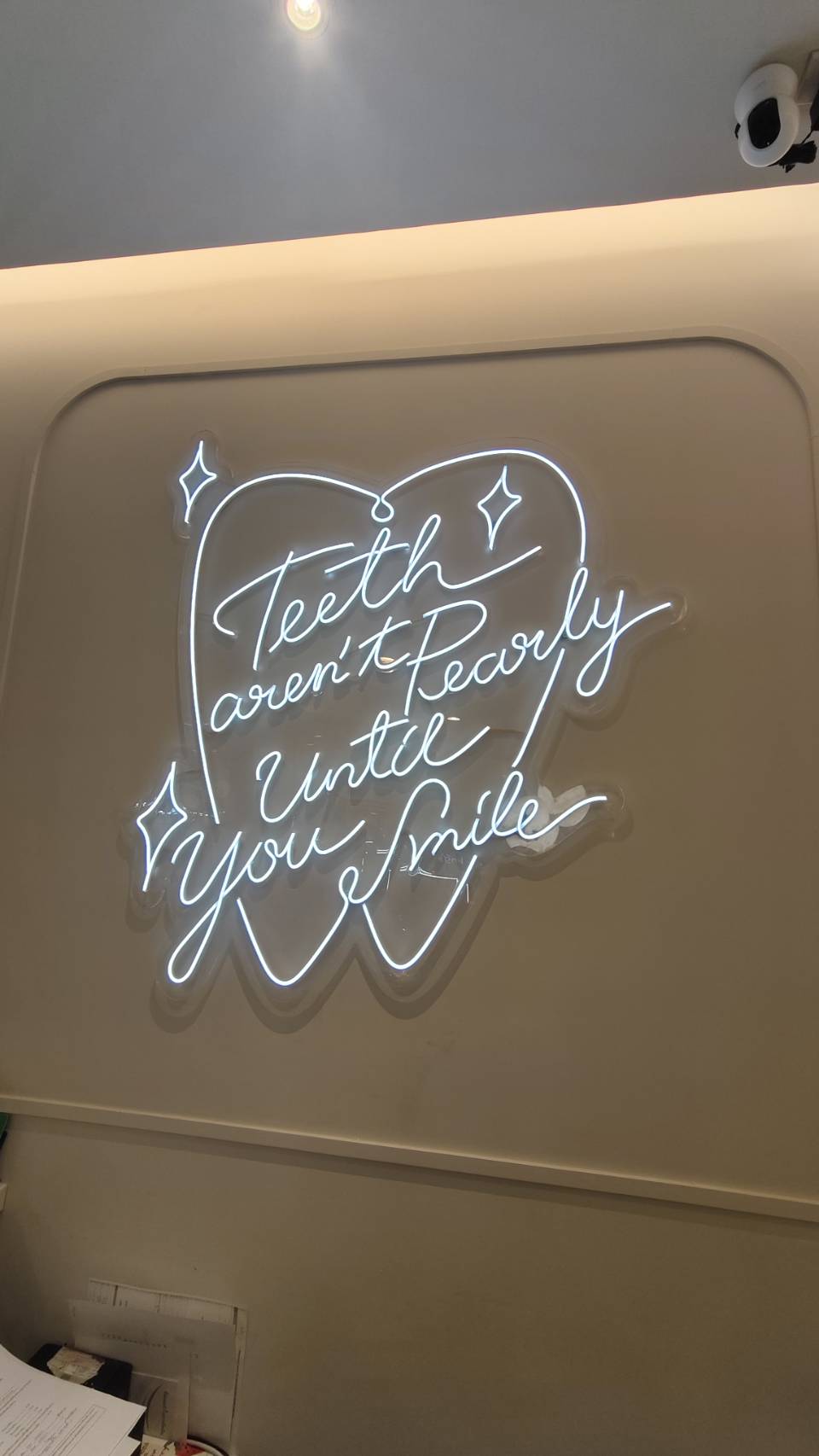 ไฟดัดคลีนิกทันตกรรม '' You Smile ''