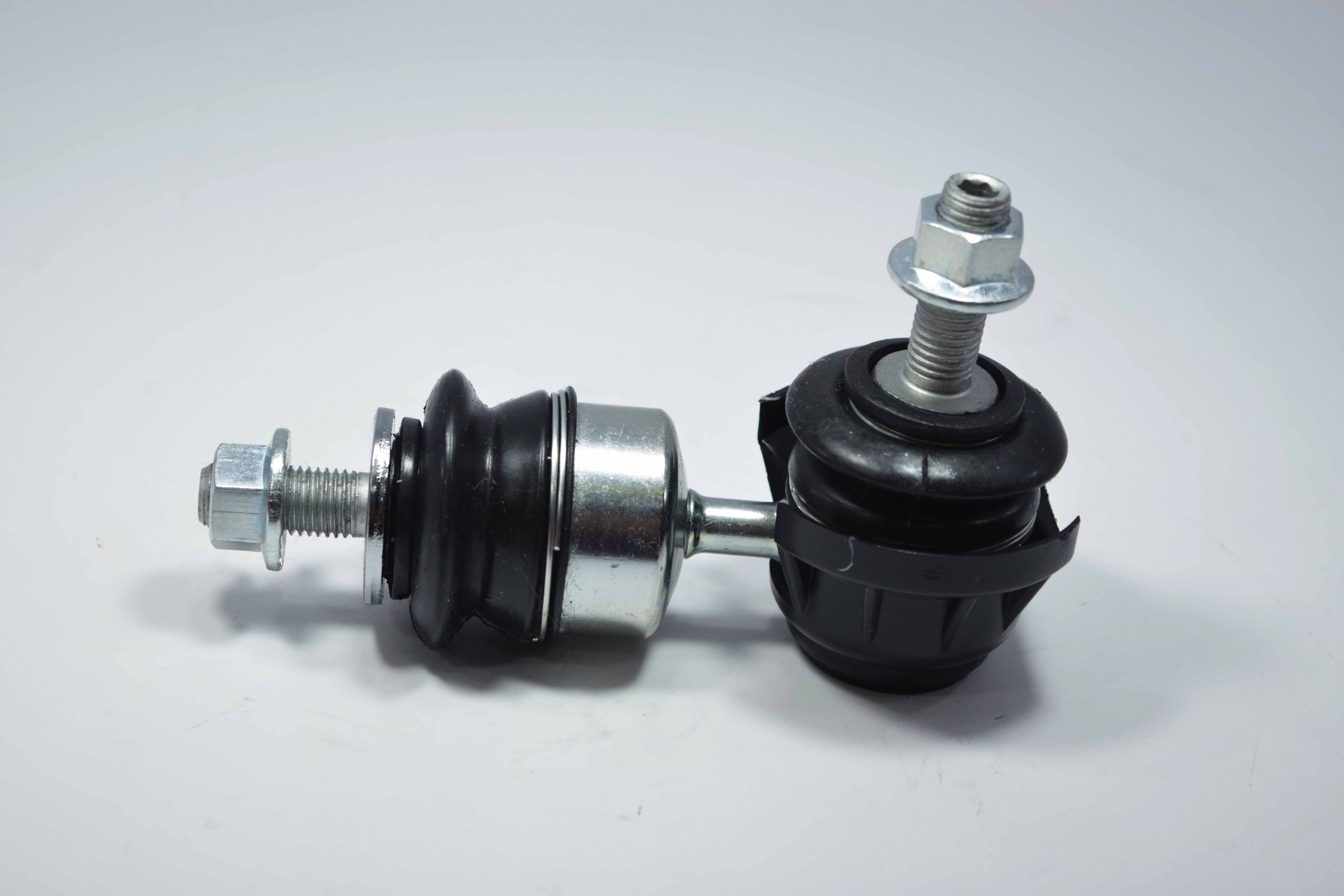 ลูกหมากกันโคลงหลัง MAZDA 3 ปี 2003-2013 / BK / BL มาสด้า / ฟอร์ด / ขนาด ยาว A 115 mm. / เกลียวเสื้อ B 10 mm. / ตัวเลขบอกทิศ C 24' / 3L-1965 / ยี่ห้อ 333 (1คู่ 2 ตัว) (STABILIZER LINK REAR) (ซ้าย / ขวา)