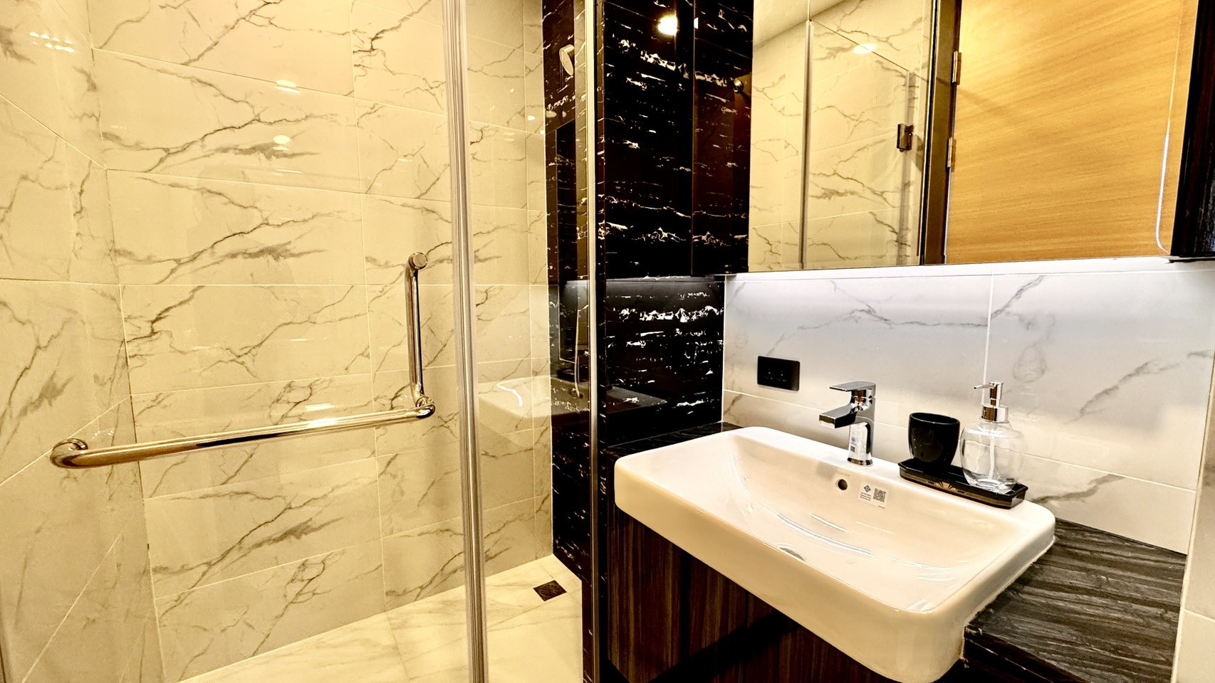 💎 Sapphire Rama 3 – The Riverside Luxury Bangkok Thailand Condominium 💎 “Invest today — live luxuriously, earn steadily.” ✨ Ready to move in!