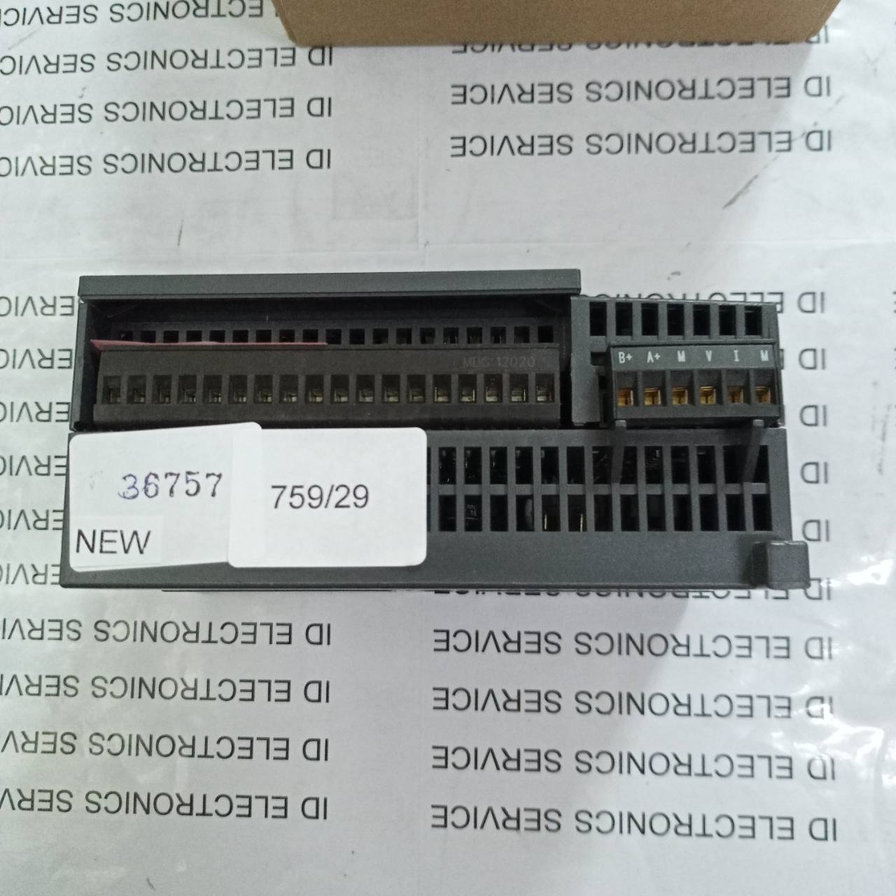 PLC " SIEMENS " MODEL : 6ES7 214-2BD23-0XB0