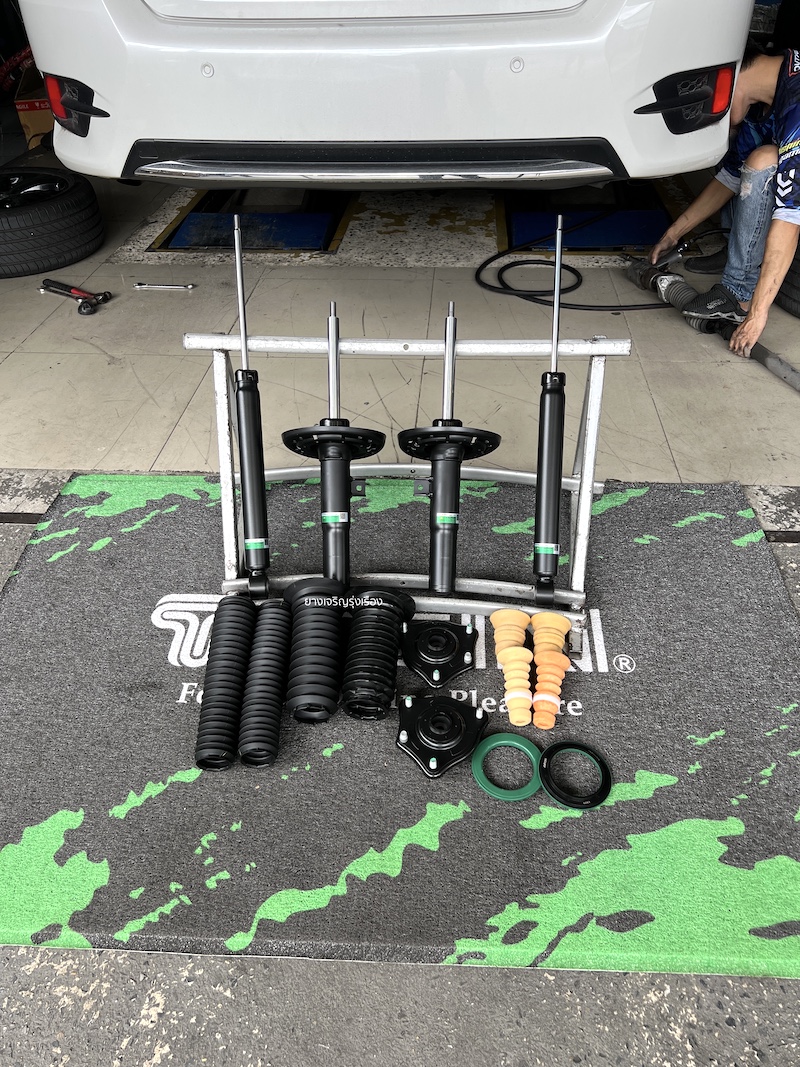 HONDA CIVIC FC ติดตั้งโช้คอัพ Tein EnduraPro Basic พร้อมอะไหล่ส่วนควบใหม่ทั้งหมด สิ่งที่จะได้รับหลังจากติดตั้ง: ฟีลลิ่งหนึบแน่นสไตล์ญี่ปุ่น: โช้คอัพ Tein EnduraPro Basic ให้ความหนึบแน่นที่เหนือกว่าโช้คเดิม แต่ยังคงความนุ่มนวลไว้ เทคโนโลยี H.B.S.: ช่วยดูดซับแรงกระแทกในจังหวะยุบตัวสุด ลดอาการกระดอนเมื่อเจอหลุมหรือคอสะพาน คุณภาพมาตรฐาน OEM: ผลิตจากวัสดุคุณภาพสูง ทนทาน และติดตั้งแทนของเดิมได้ทันที ไม่ต้องดัดแปลง ความมั่นคงที่เพิ่มขึ้น: รถทรงตัวได้นิ่งขึ้น เข้าโค้งมั่นใจ ลดอาการโคลงเคลง เหมาะสำหรับใคร? เจ้าของ Civic FC ที่ต้องการความหนึบและมั่นคงในการขับขี่ประจำวัน ผู้ที่ต้องการอัปเกรดความทนทานและความปลอดภัยของช่วงล่าง โดยไม่ต้องการโหลดเตี้ย 👉 สำหรับเจ้าของ Civic FC ที่อยากได้ฟีลลิ่งขับขี่ที่มั่นใจกว่าเดิม Tein EnduraPro Basic คือคำตอบ! 📌 สอบถามข้อมูลเพิ่มเติม หรือนัดหมายเข้ารับบริการ ☎️ : 08-6569-1915 ☎️ : 08-6544-5963 💬 Line id : @88rw 📍 Location : https://goo.gl/maps/HrNUAZXPN94KvxZ98 🌐 Facebook : https://www.facebook.com/88rwtire #Honda #Civic #CivicFC #Tein #EnduraPro #โช้คอัพ #ช่วงล่าง #ยางเจริญรุ่งเรือง #นนทบุรี #งามวงศ์วาน #ยางรถยนต์นนทบุรี #ช่วงล่างรถยนต์ #โช้คอัพรถยนต์