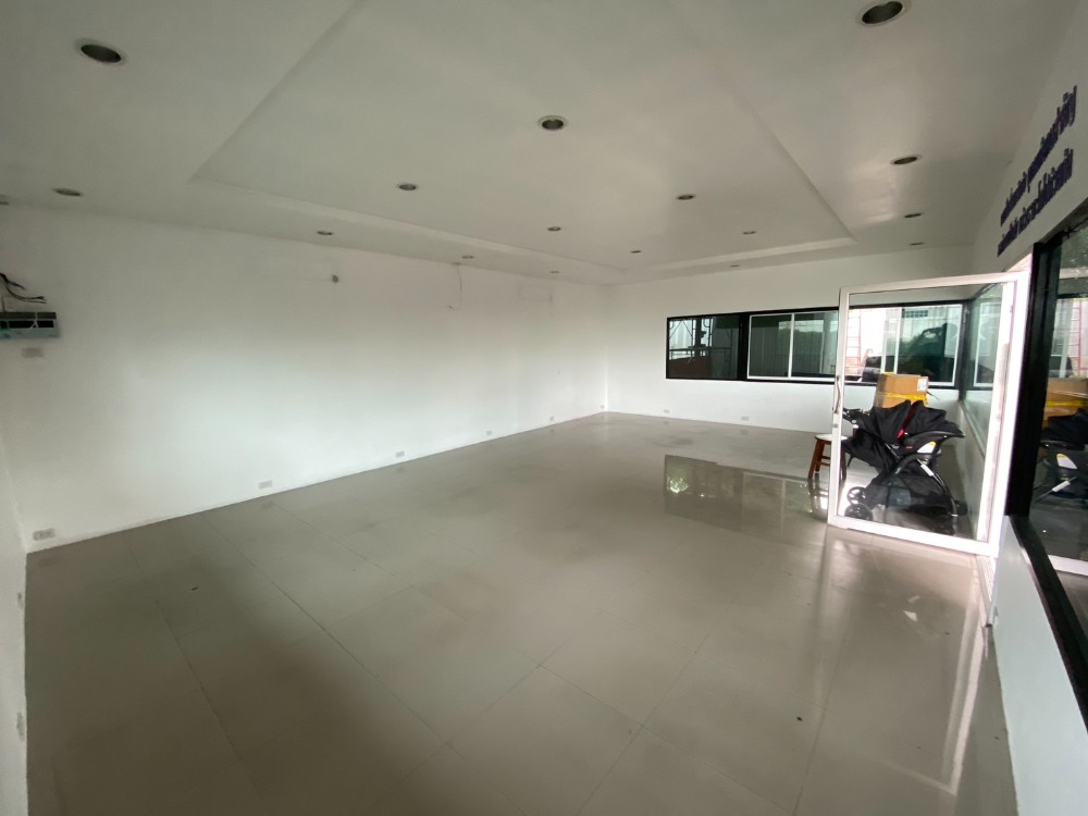 ให้เช่าพื้นที่โชว์รูมรถยนต์ ซอยอ่อนนุช80 (N.1391)