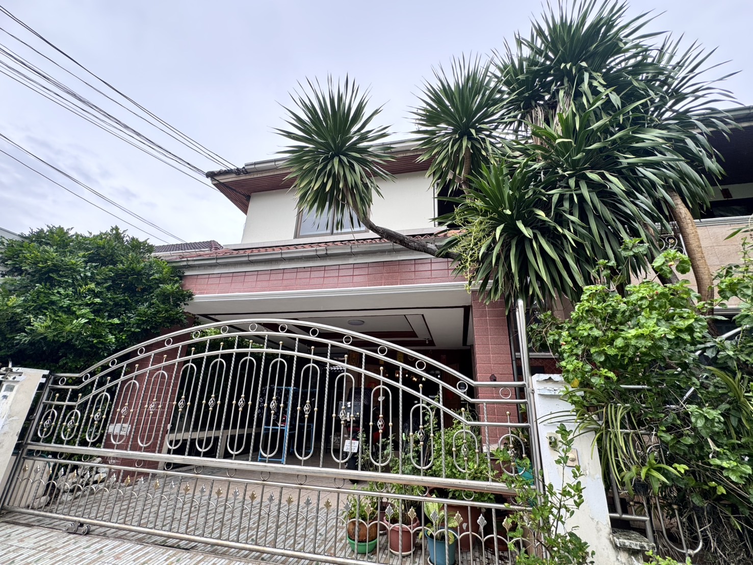 ขายบ้านเดี่ยว 2 ชั้น ในหมู่บ้านรัชดา1 (ซอยลาดพร้าว 80 แยก 24) ใกล้เซ็นทรัลอีสต์วิลล์ (N.1770)
