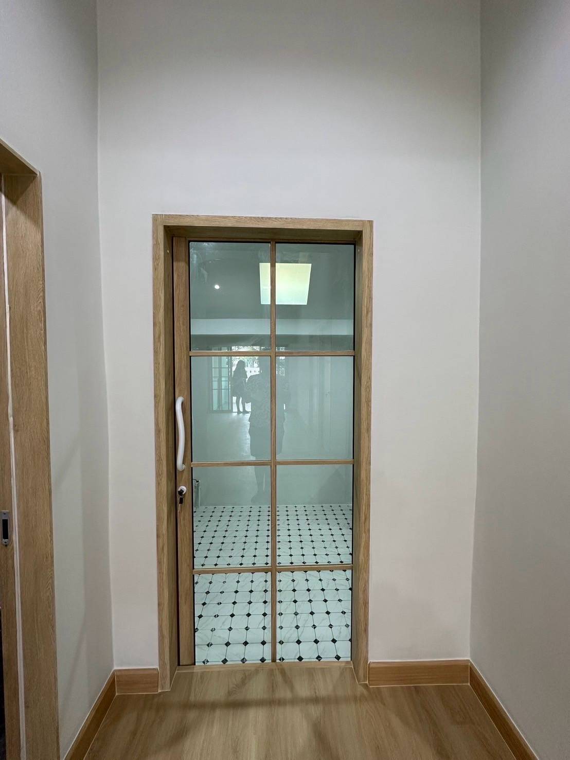 ขายทาวน์เฮ้าส์ หมู่บ้านทอรุ้ง บ้านหลังมุม รีโนเวทใหม่ทั้งหลัง (N.1627)