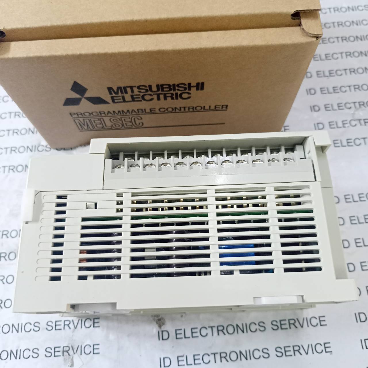 PLC " MITSUBISHI " MODEL : FX3U-32MR-ES-A