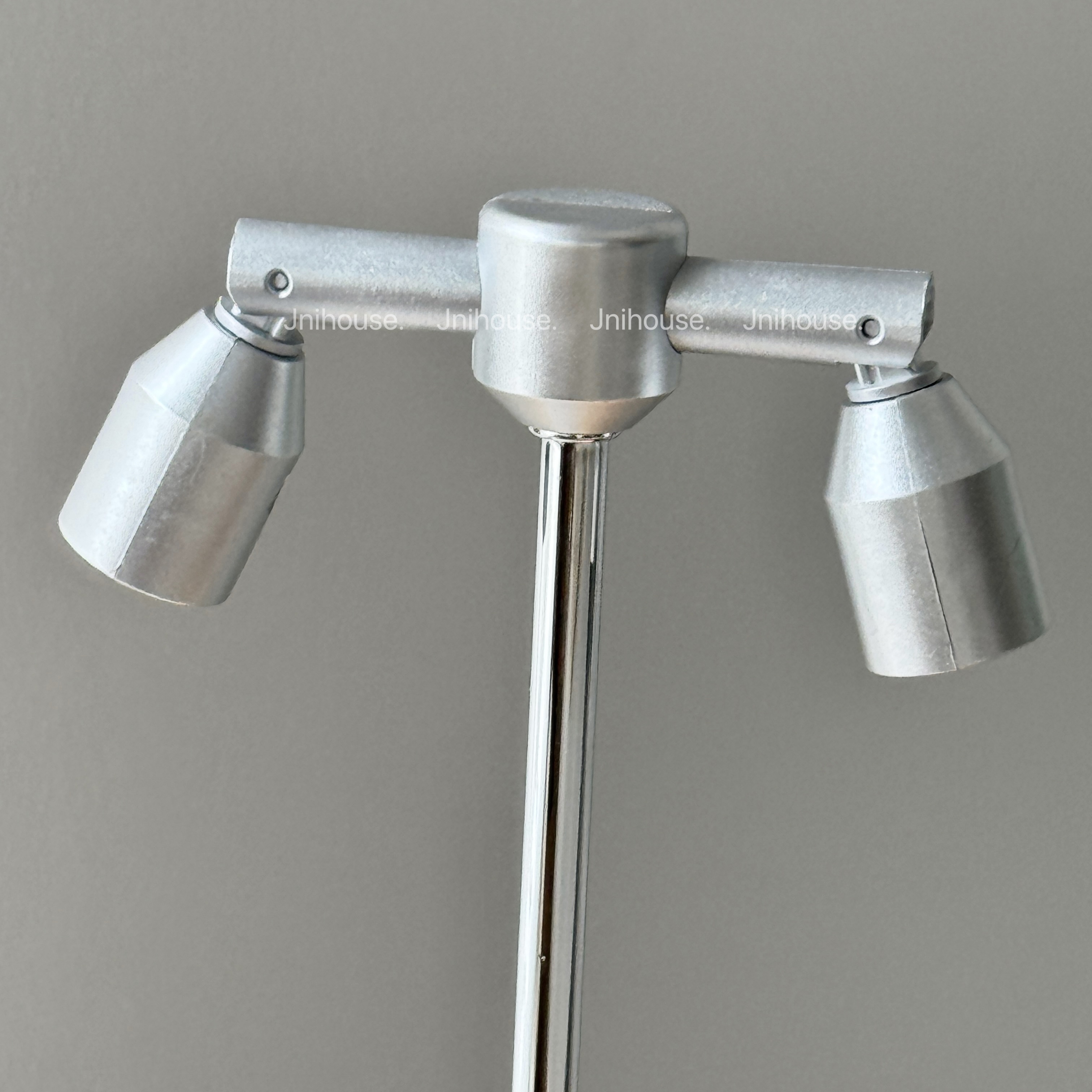 [พร้อมส่ง] Jnihouse : Adjustable LED Lamp โคมไฟตั้งโต๊ะ