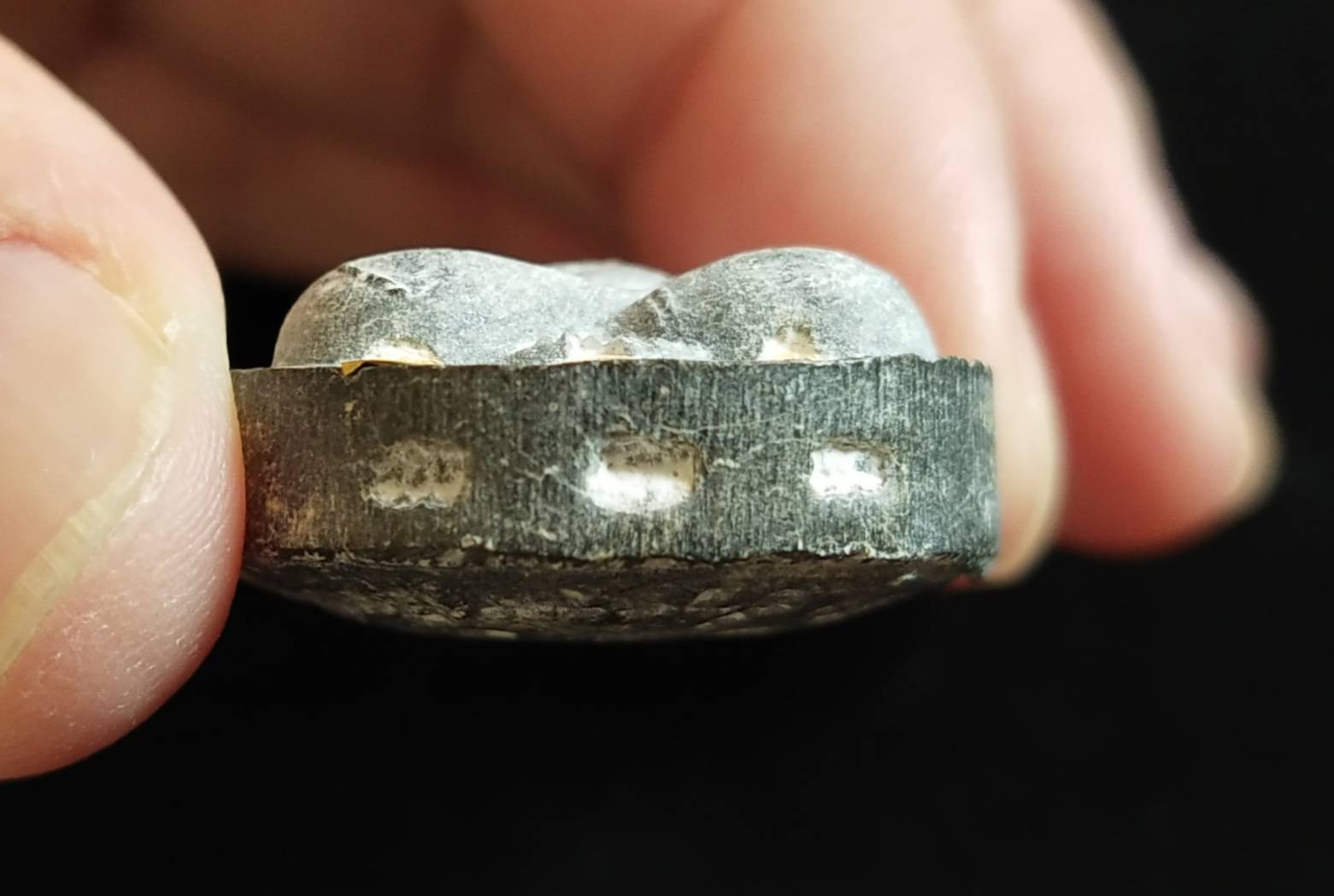 พระปิดตา รุ่นแรก หลังยันต์นะ วัดชัยมงคล ปี 2522 (หลวงปู่โต๊ะ ปลุกเสก) ตะกรุดทองคำ ๙ ดอก