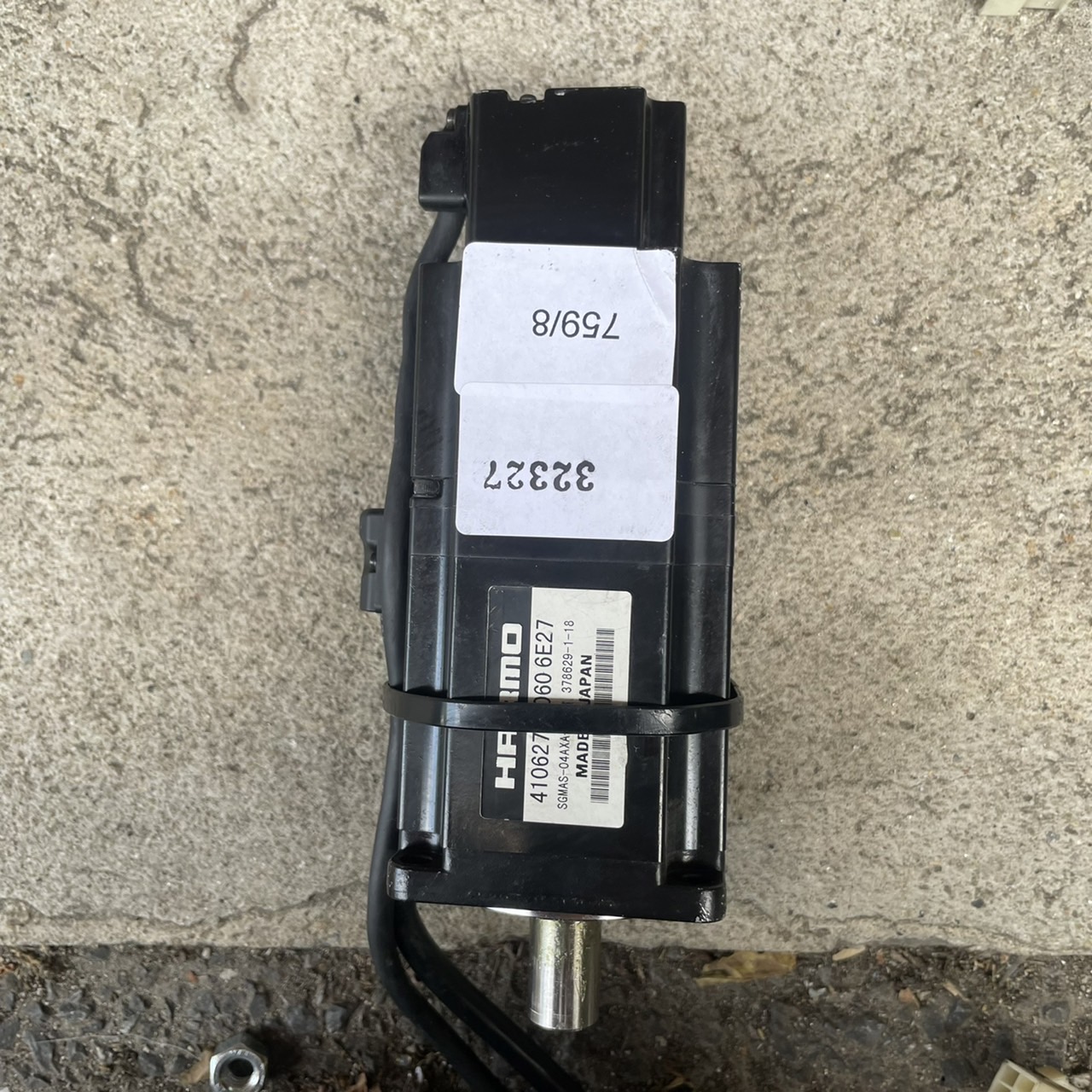 SERVO MOTOR " HARMO " MODEL : SGMAS-04AXA-DH33